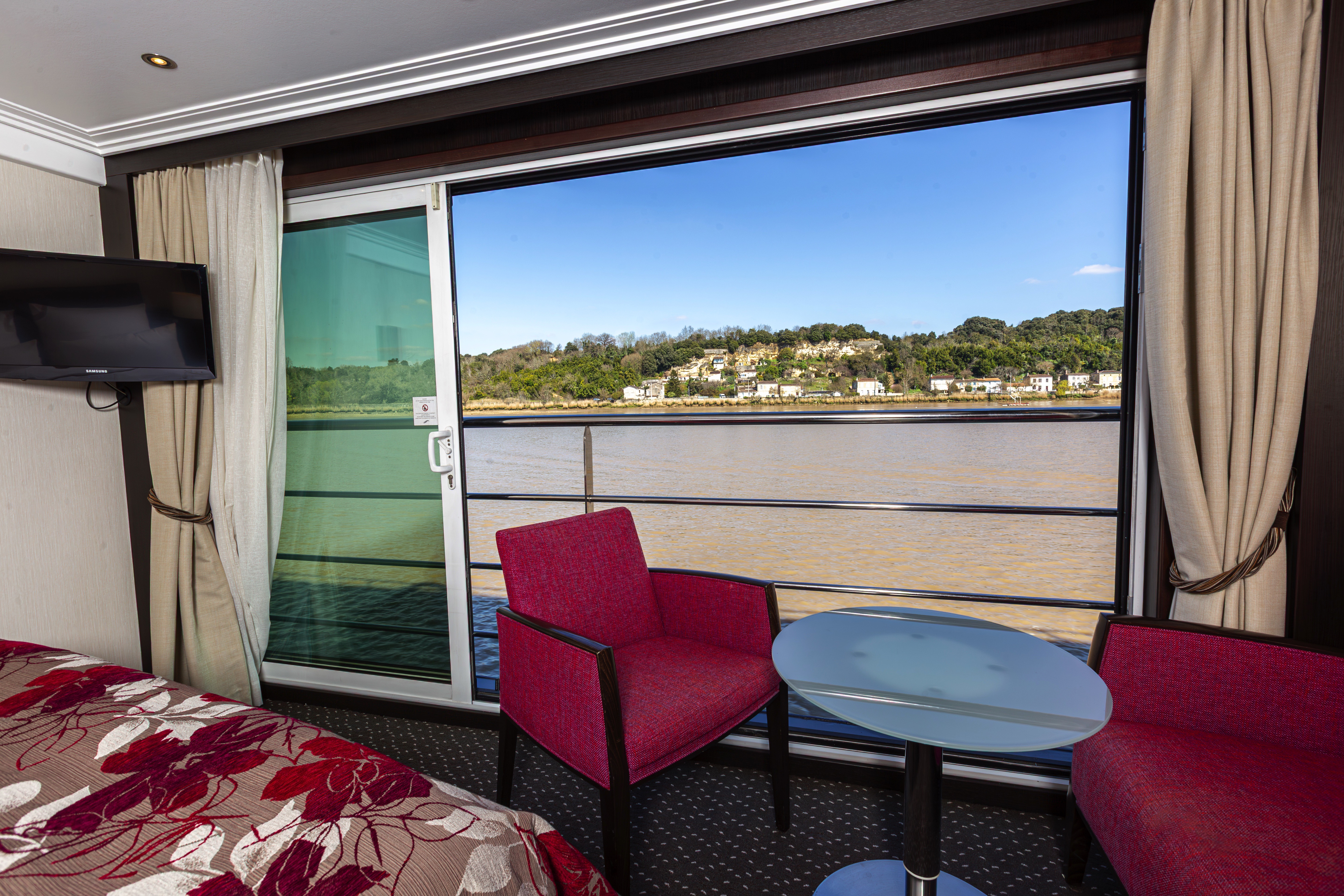 Avalon Waterways Avalon Artistry II Panorama Suite 1.jpg