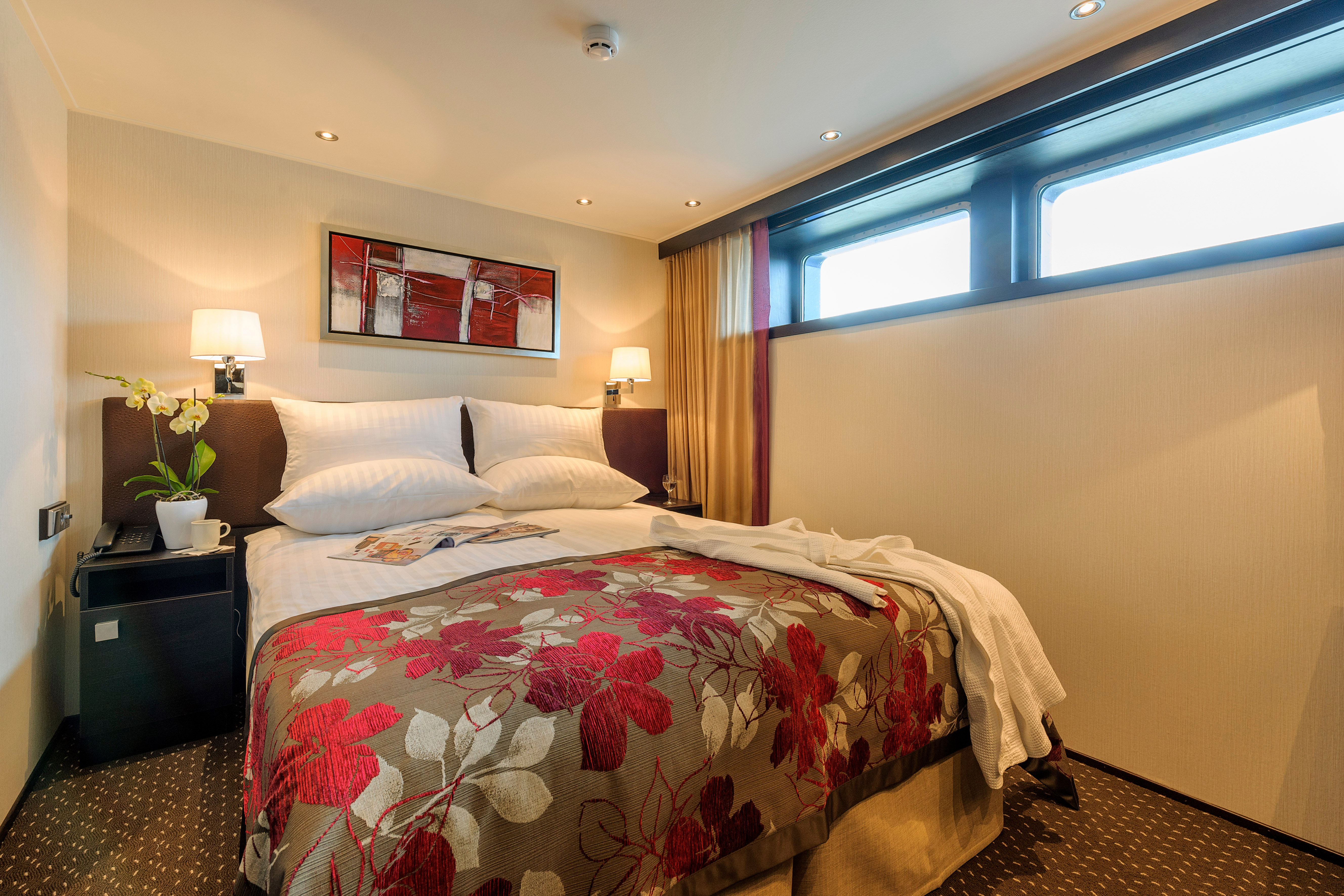 Avalon Deluxe Stateroom