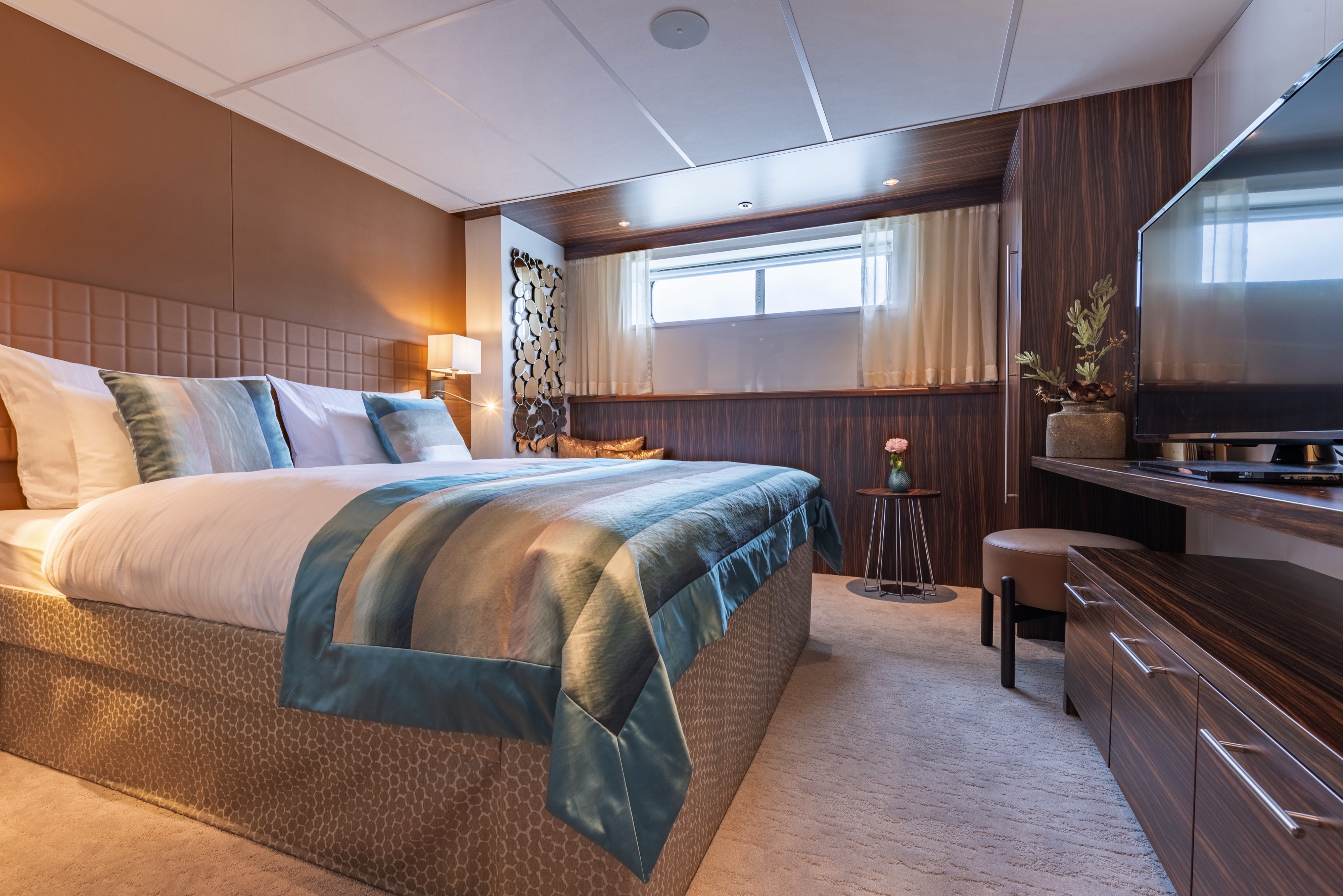 C-1 Cabin with Panoramic Window