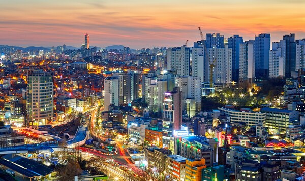 Cityscape in seoul south korea around sunset.