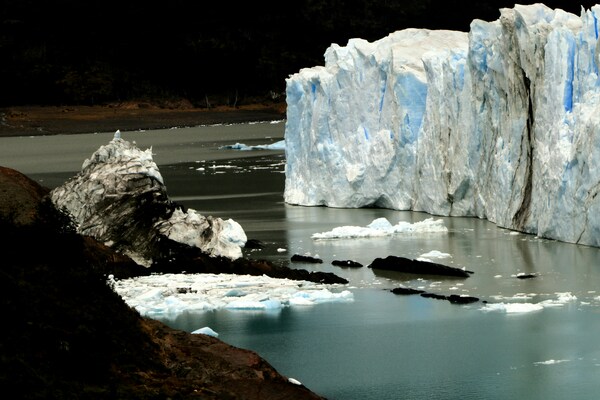 Perito Moreno Glacier on a rainy day, Glaciar Perito Moreno, El Calafate, Santa Cruz, Argentina