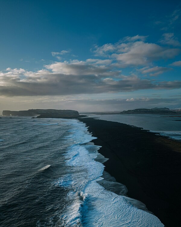 Schwarzer Sandstrand Reynisfjara Black Sand Beach, Vík, Iceland
