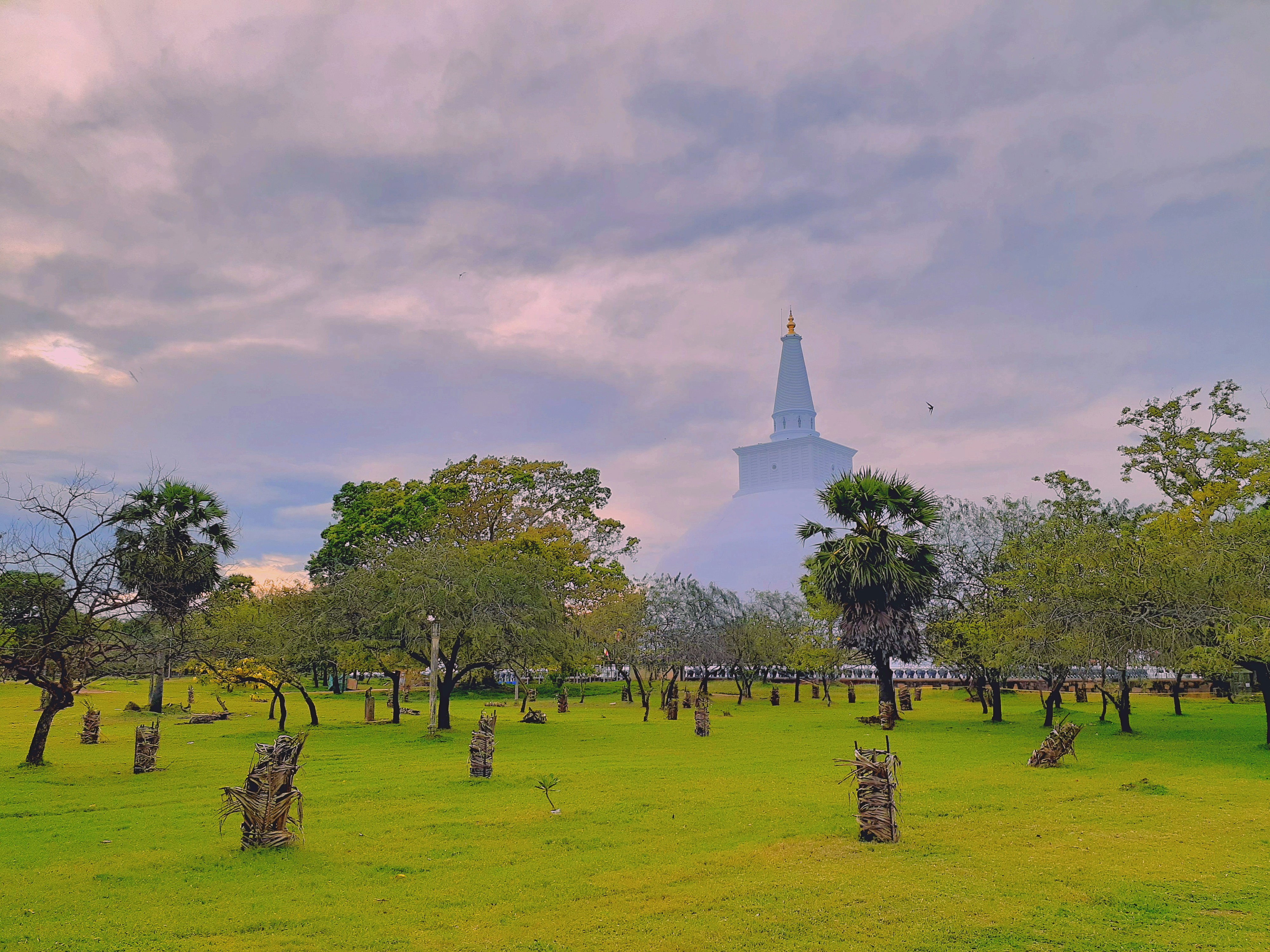 Ruwanwelisaya, Abhayawewa Road, Anuradhapura, Sri Lanka
