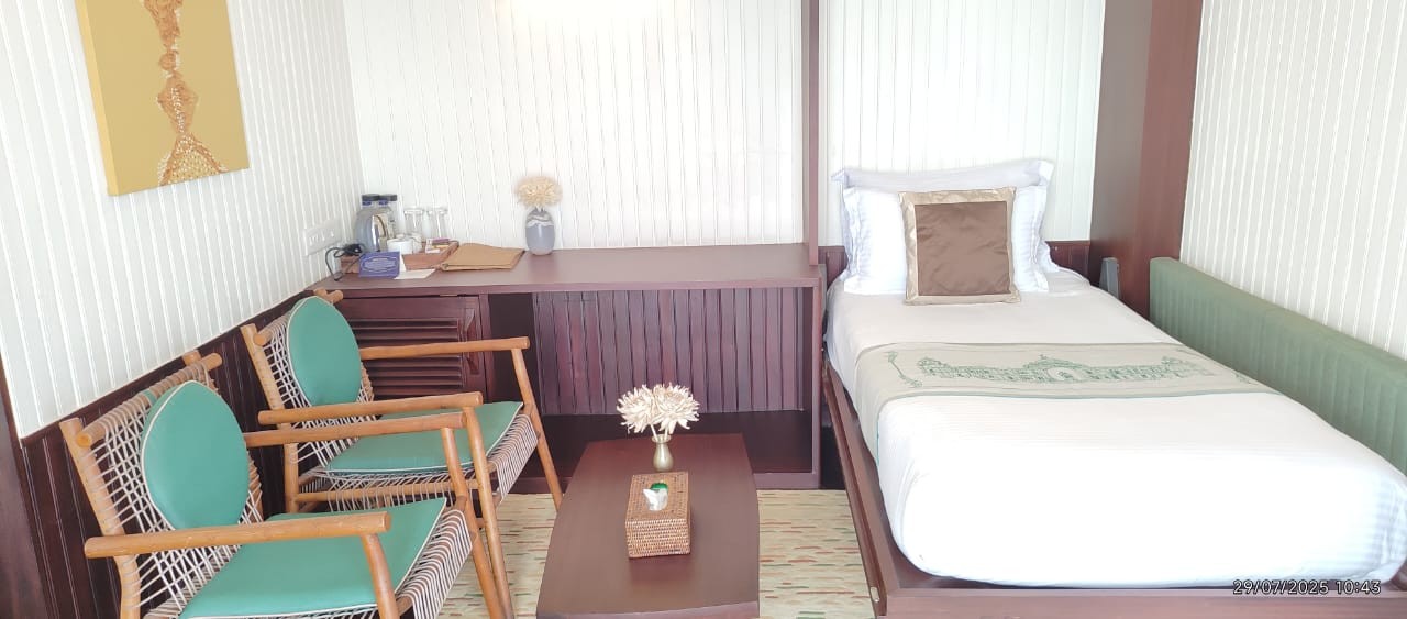 Single Deluxe Cabin (Upper Deck)