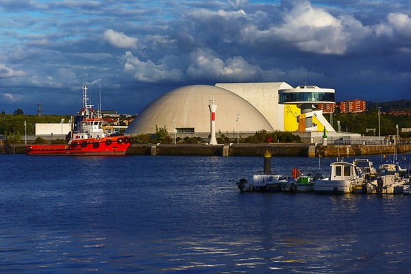Centro Niemeyer, Avenida del Zinc, Avilés, España