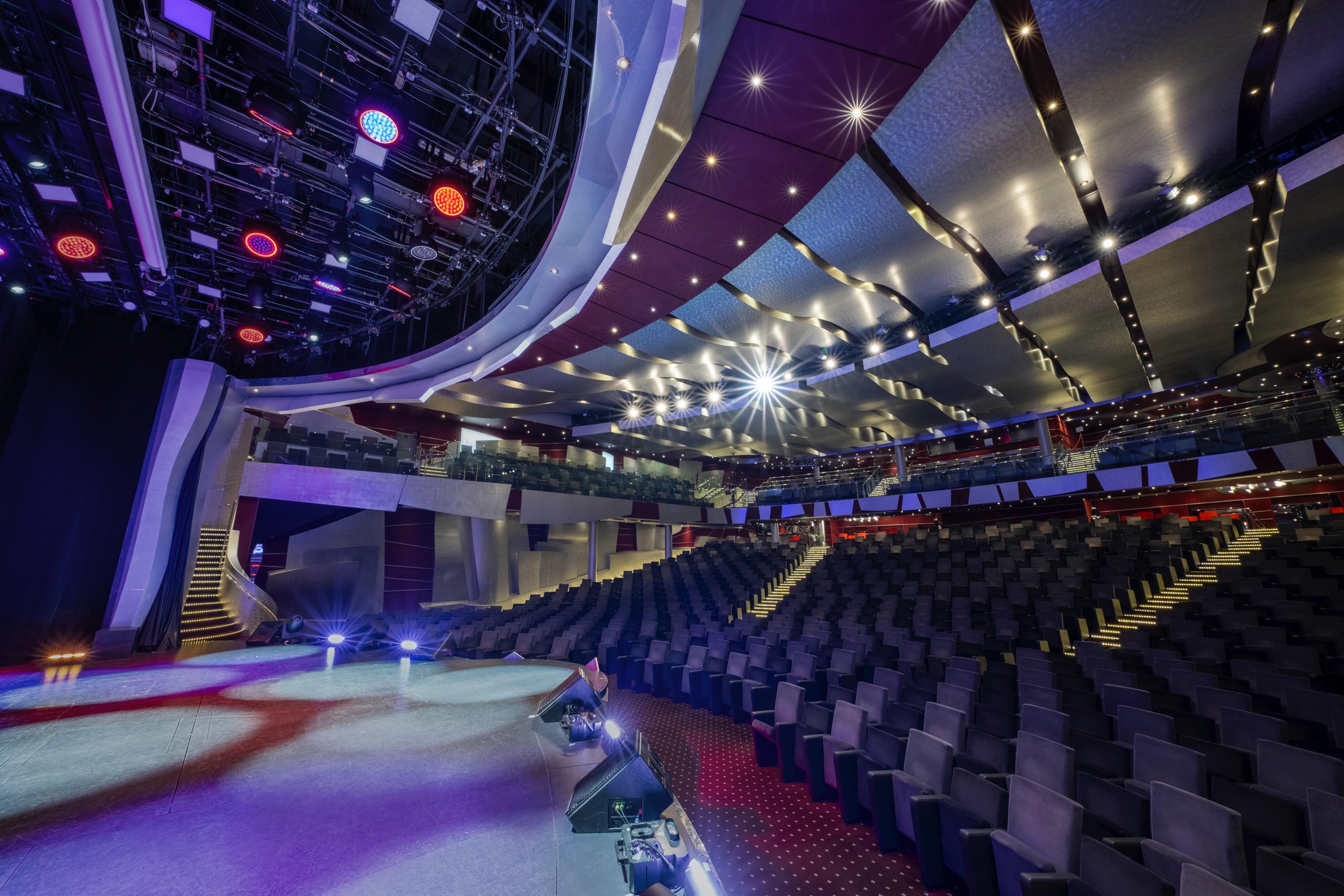 MSC Fantasia: Teatro L'Avanguardia