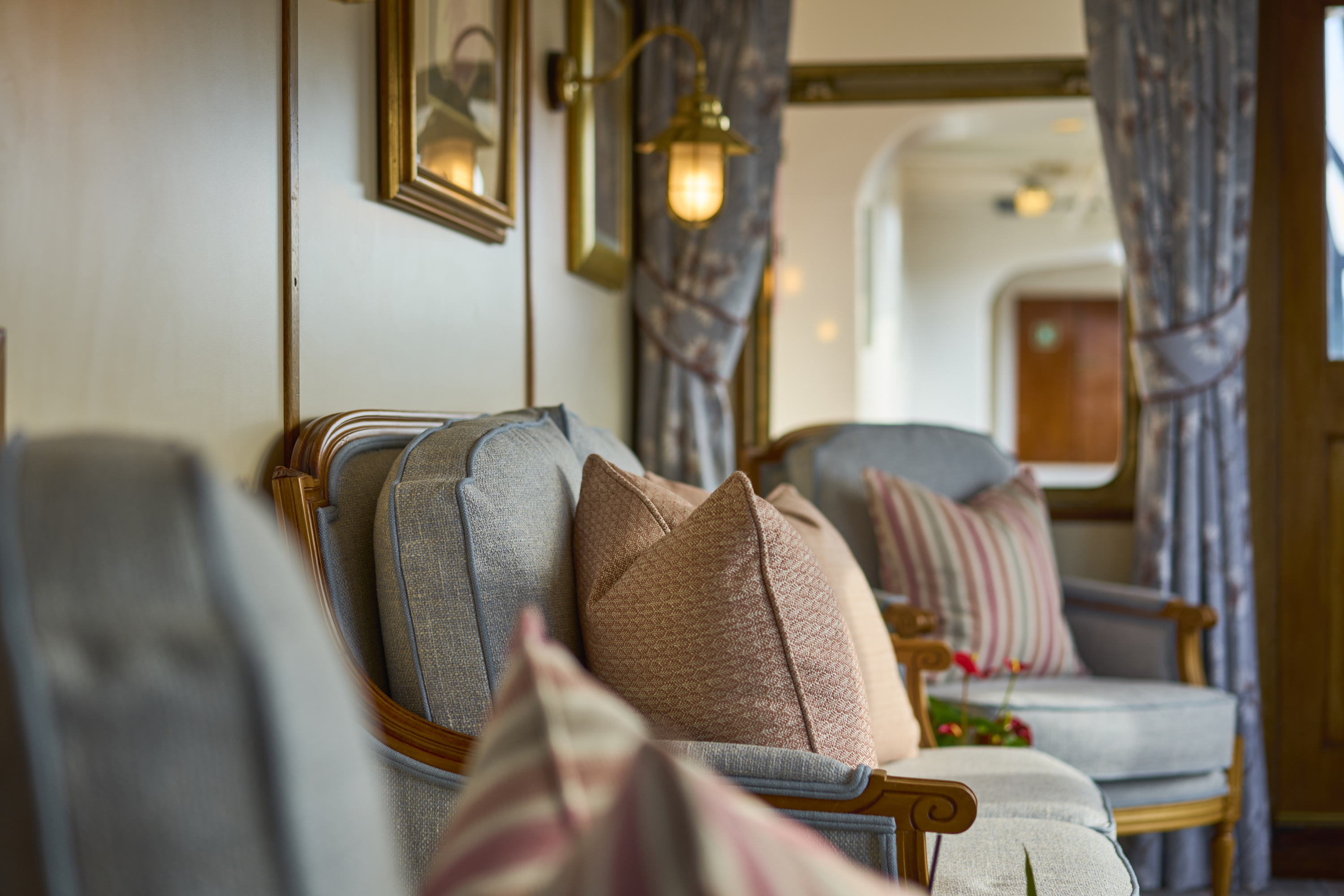 Hebridean Island Cruises Hebridean Princess Lookout Lounge 3.jpg