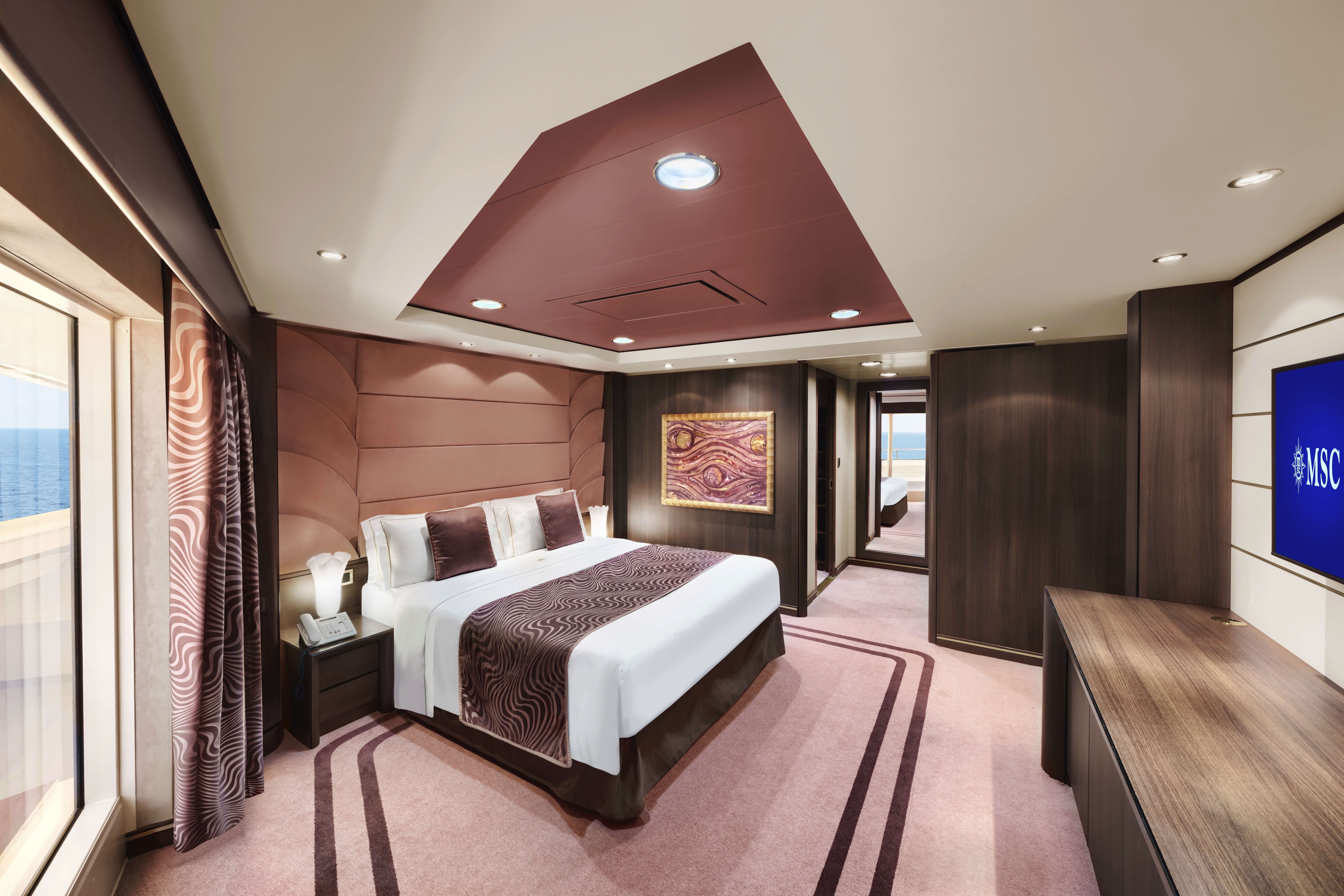 MSC Divina: MSC Yacht Club Executive & Family Suite