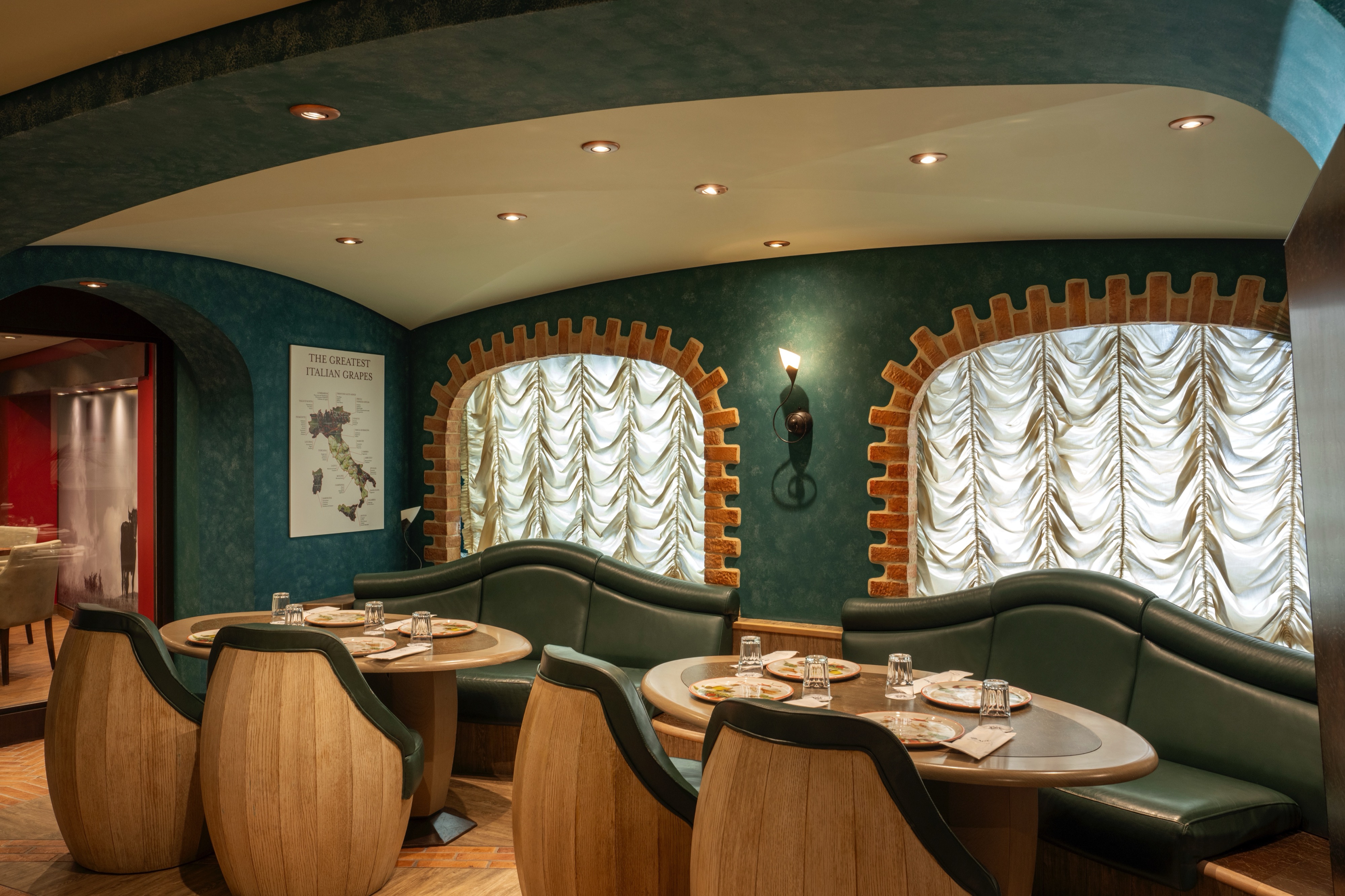 MSC Divina: La Cantina di Bacco Pizzeria & Wine Bar