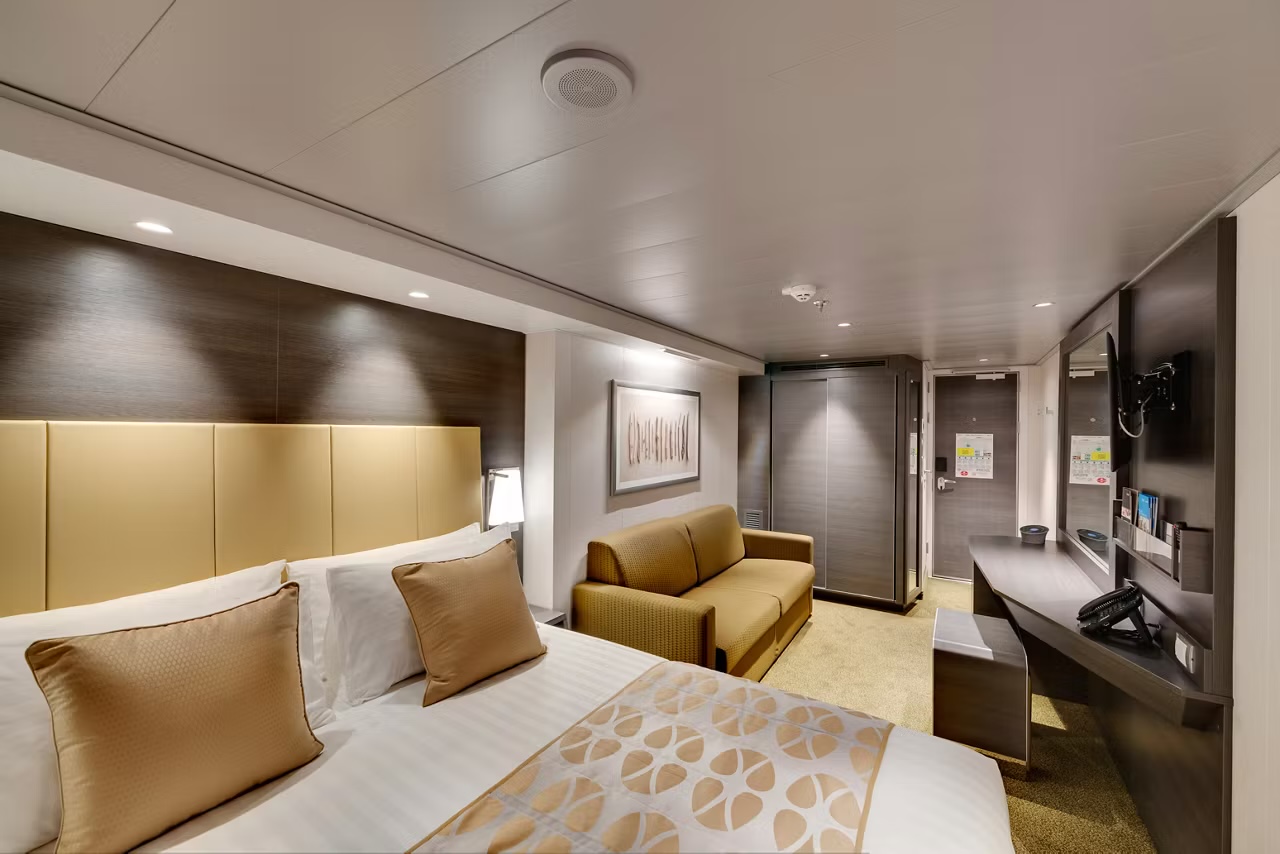 Deluxe Balcony with Partial View