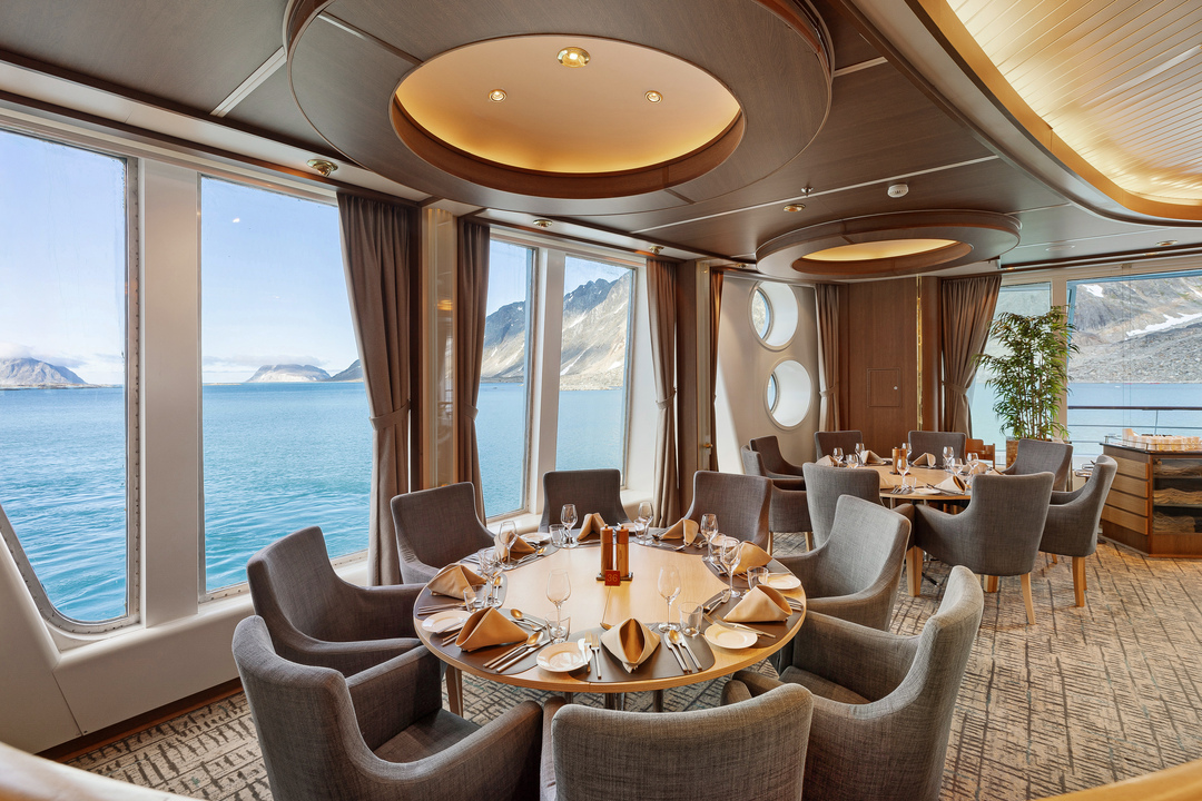 Cruise Ship
