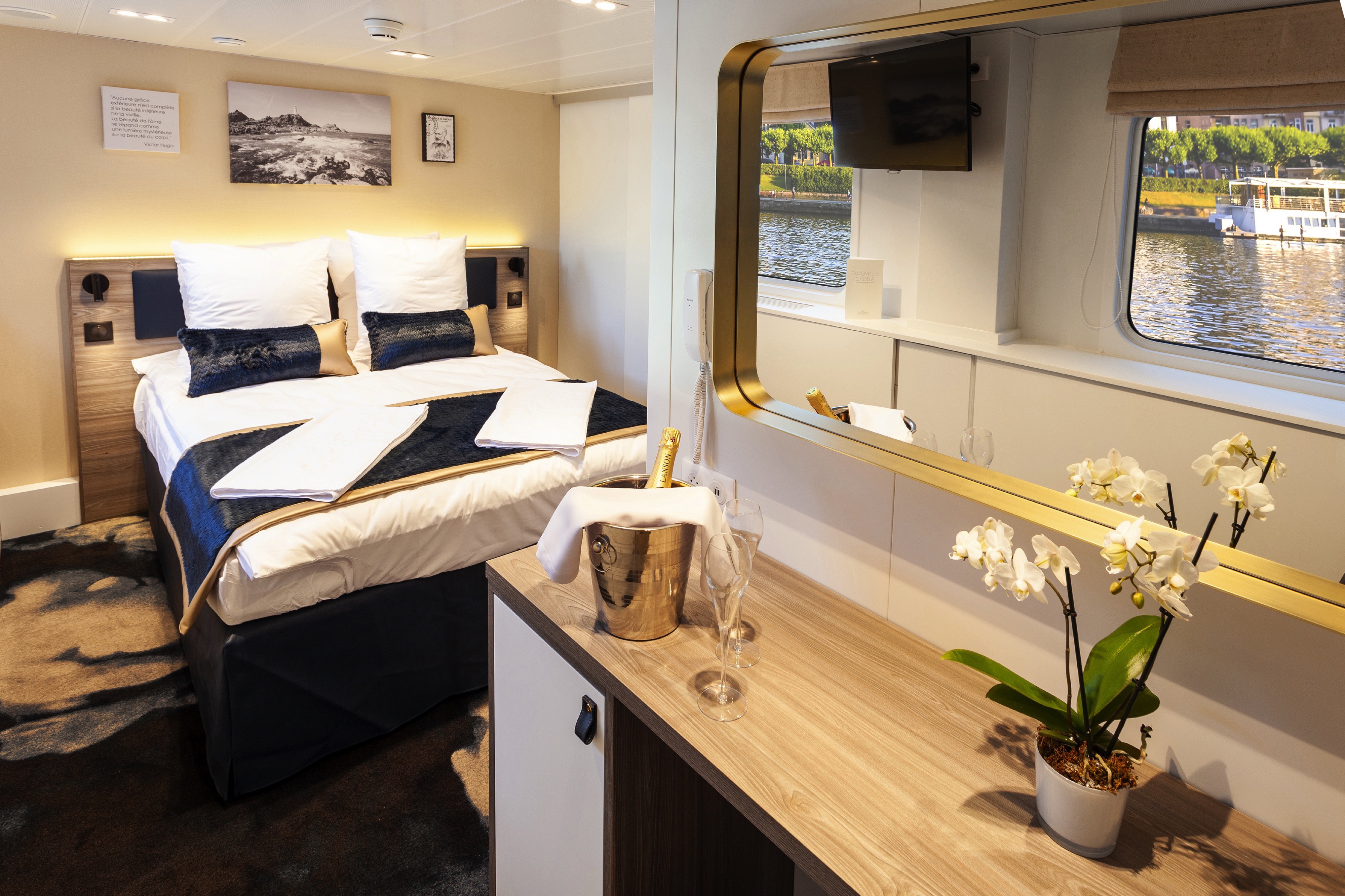 CroisiEurope MS Victor Hugo Cat C 1 Bed Cabin ©David Bleuset.jpg