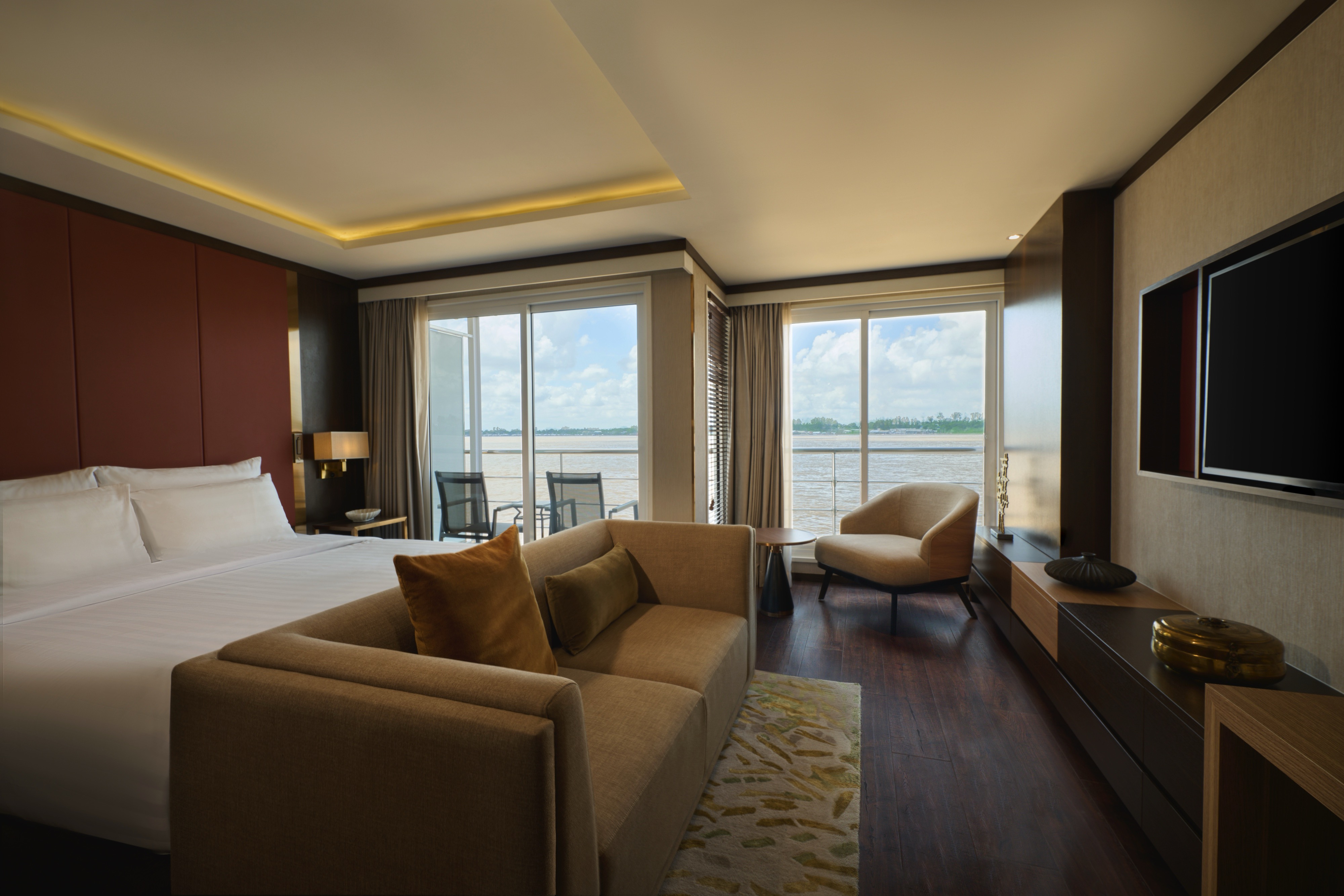 Deluxe Twin Balcony Suite