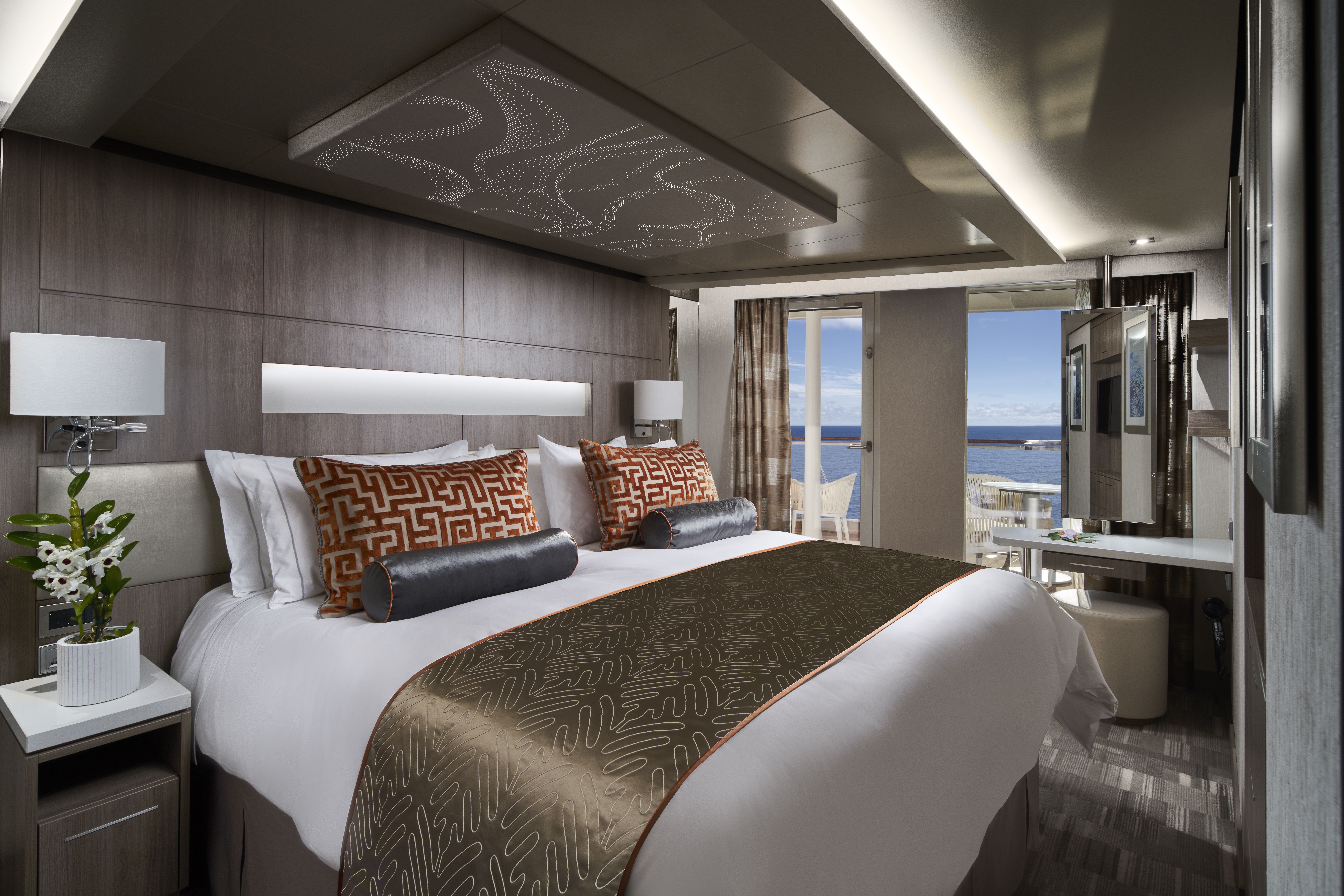 Ncl Norwegian Encore The Haven Aft Facing Penthouse With Large Balcony Bedroom ©Christian Santiago