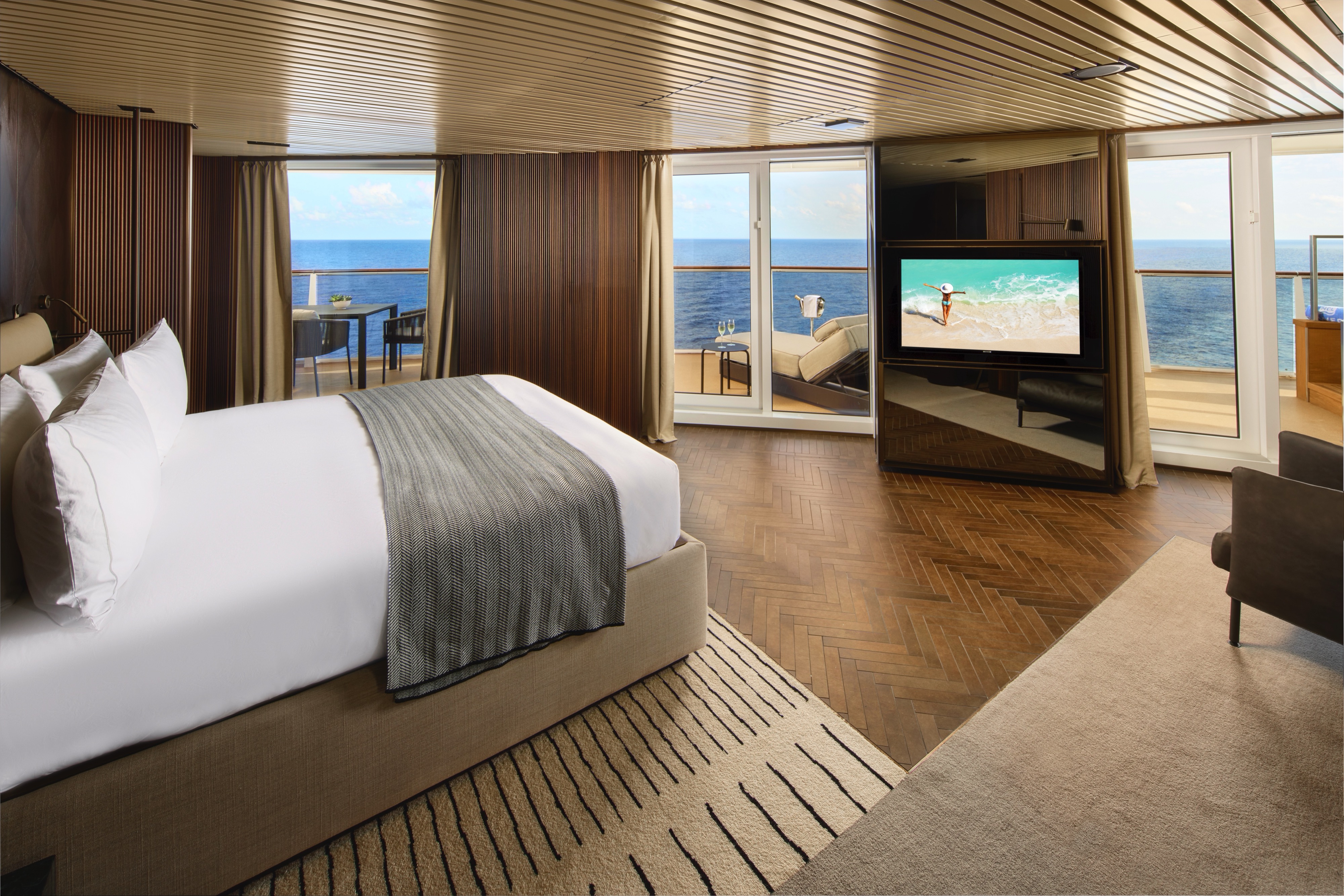 The Haven Deluxe Owner's Suite with Large Balcony