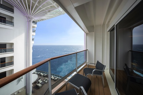 MSC Cruises MSC World America Deluxe Balcony with Promenade and Ocean View PV ©MSC Rights, Ivan Sarfatti 2.jpg