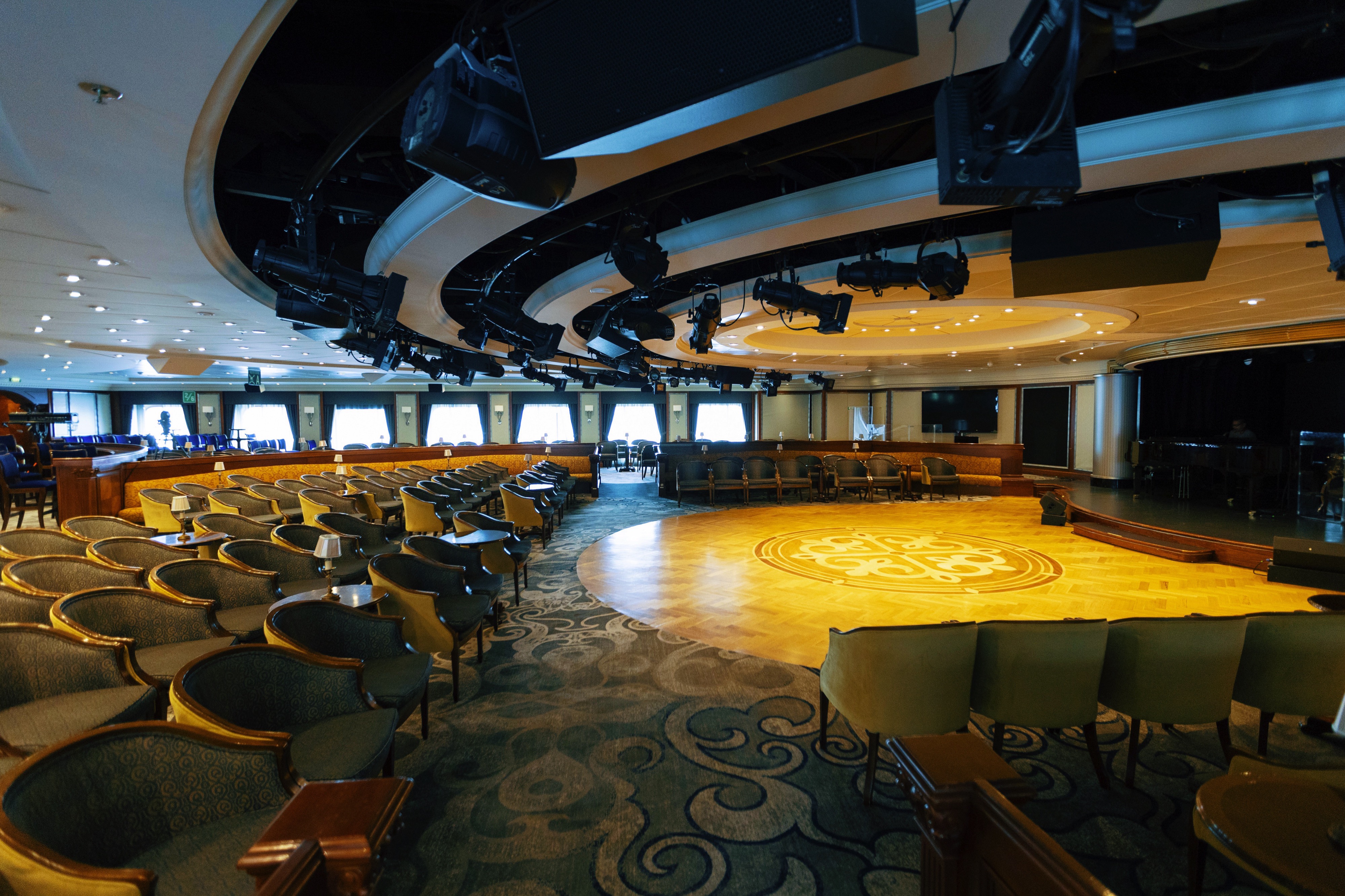 Cabaret Lounge