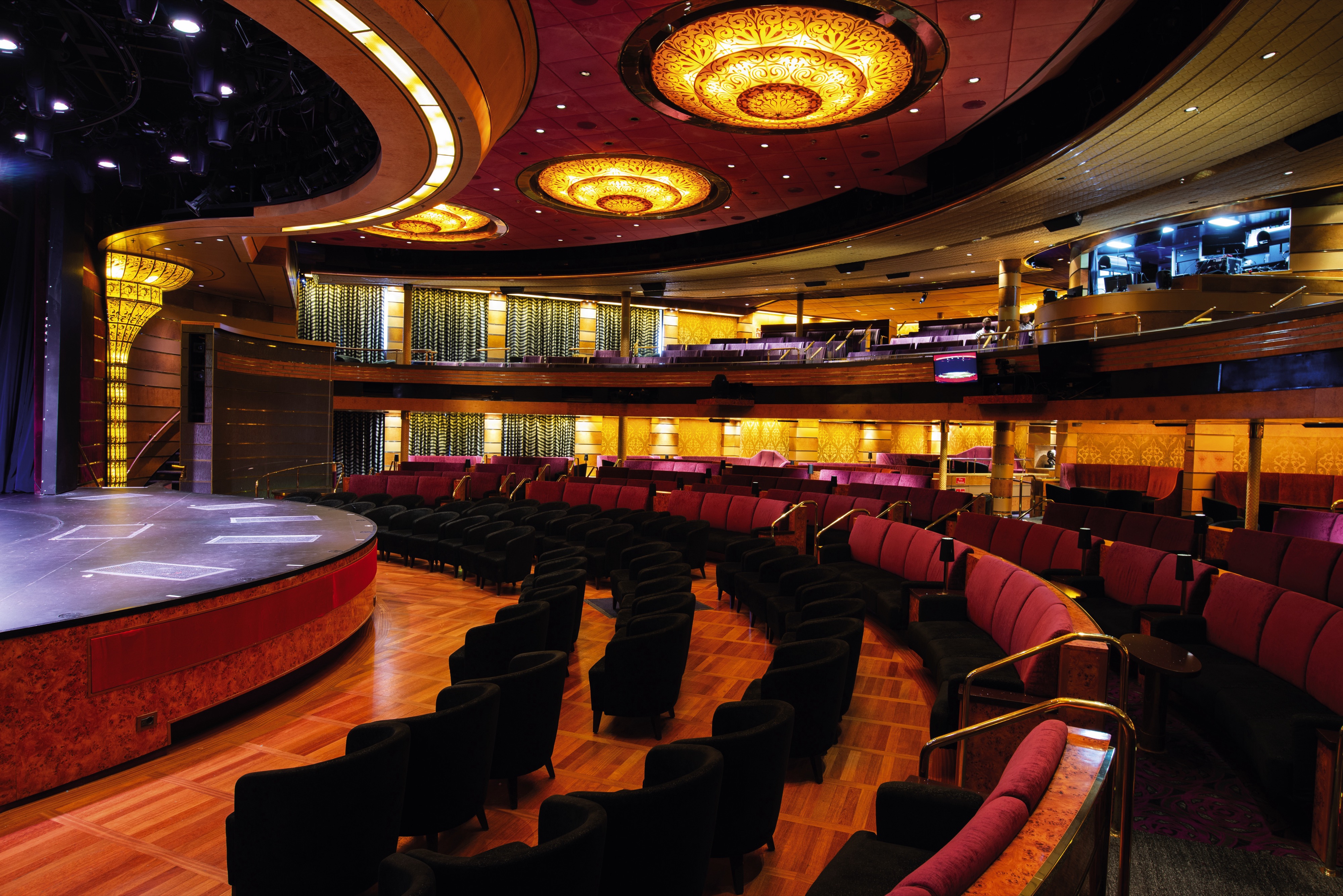 Neptune Lounge & Balcony