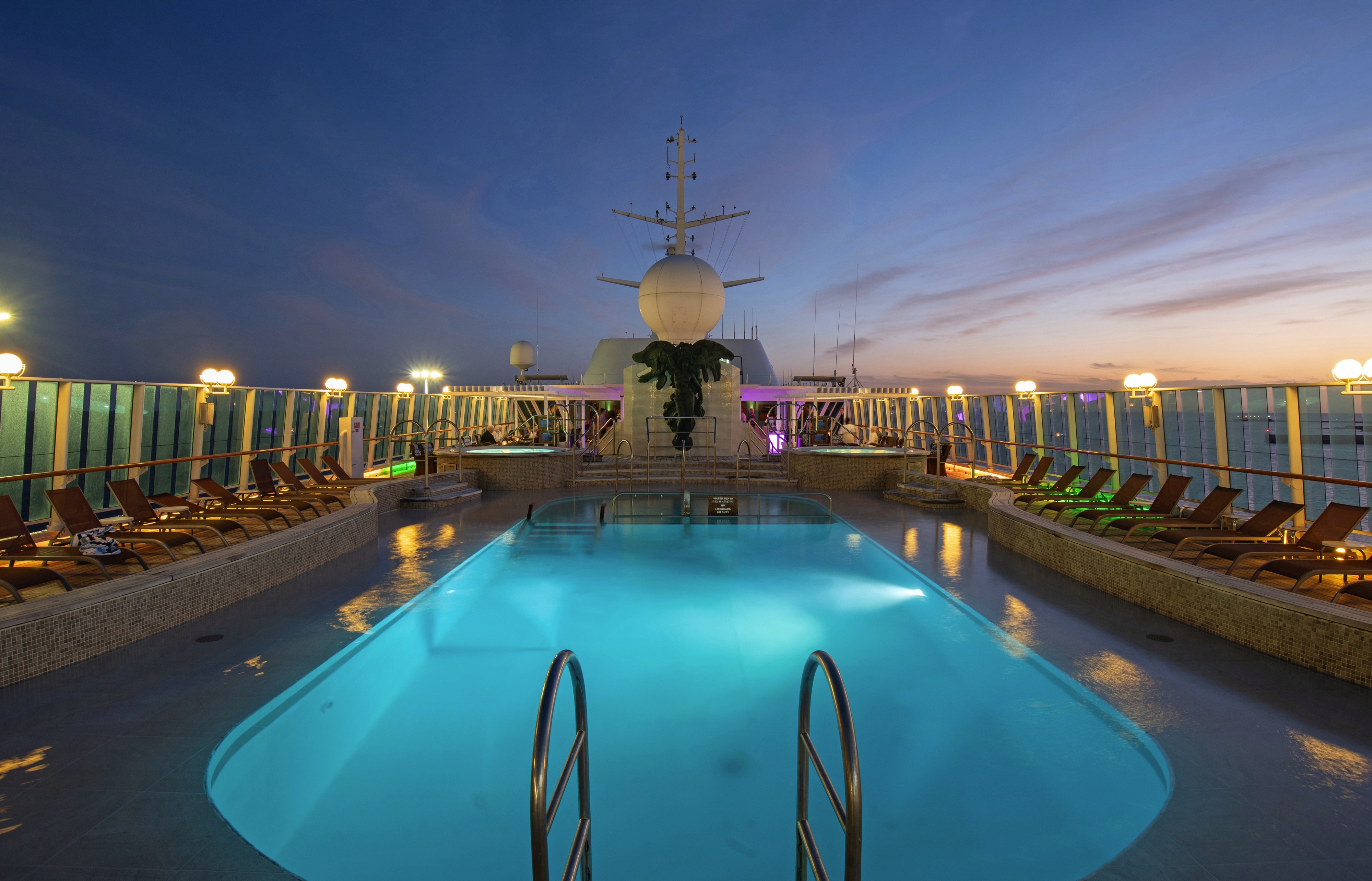 Pools & Jacuzzis
