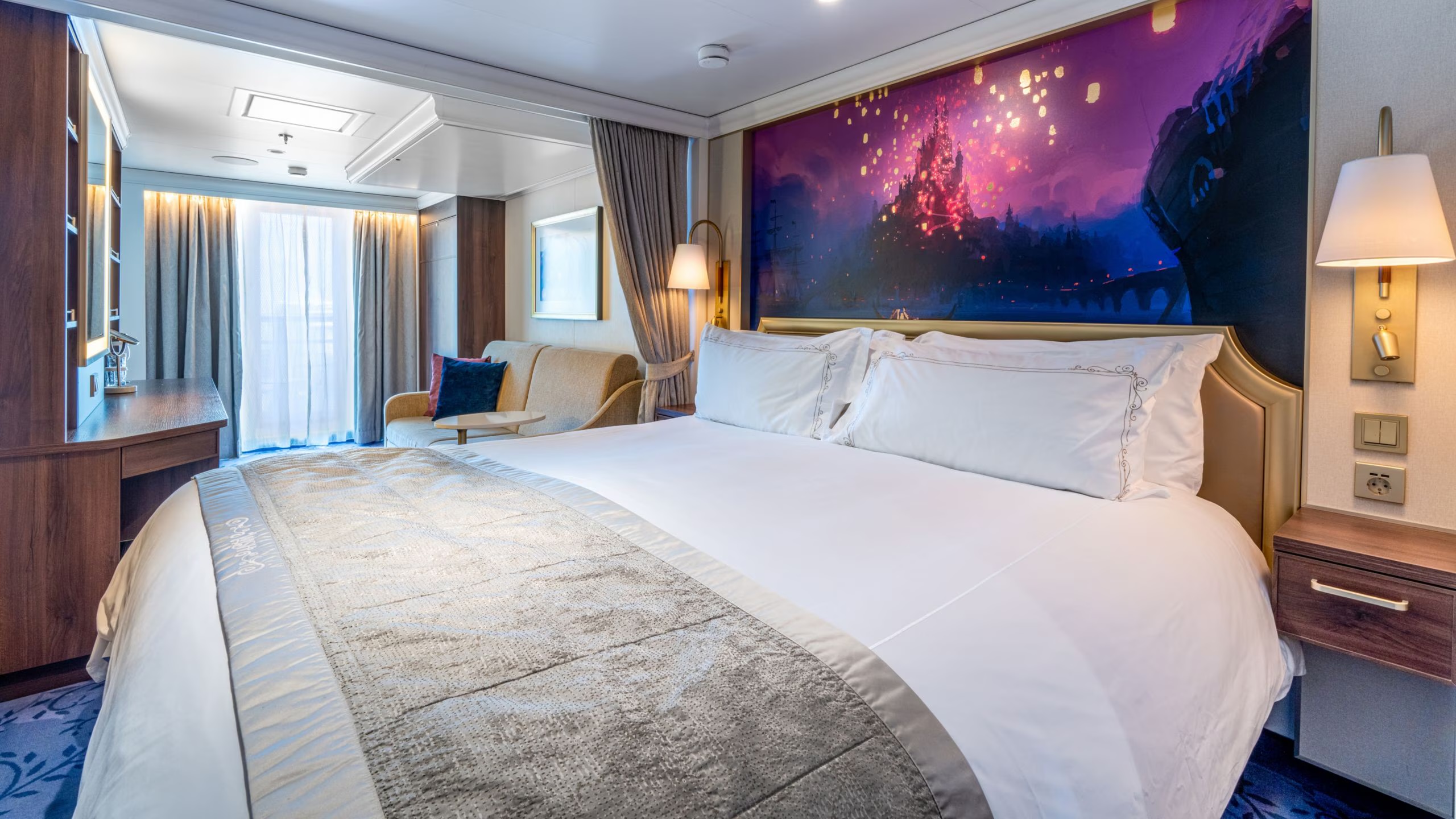 Disney Wish Concierge Family Oceanview With Verandah © 2026 Disney. All Rights Reserved. Ships’ Registry   The Bahamas.