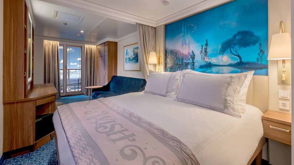 Disney Wish Deluxe Family Oceanview With Verandah © 2026 Disney. All Rights Reserved. Ships’ Registry   The Bahamas.