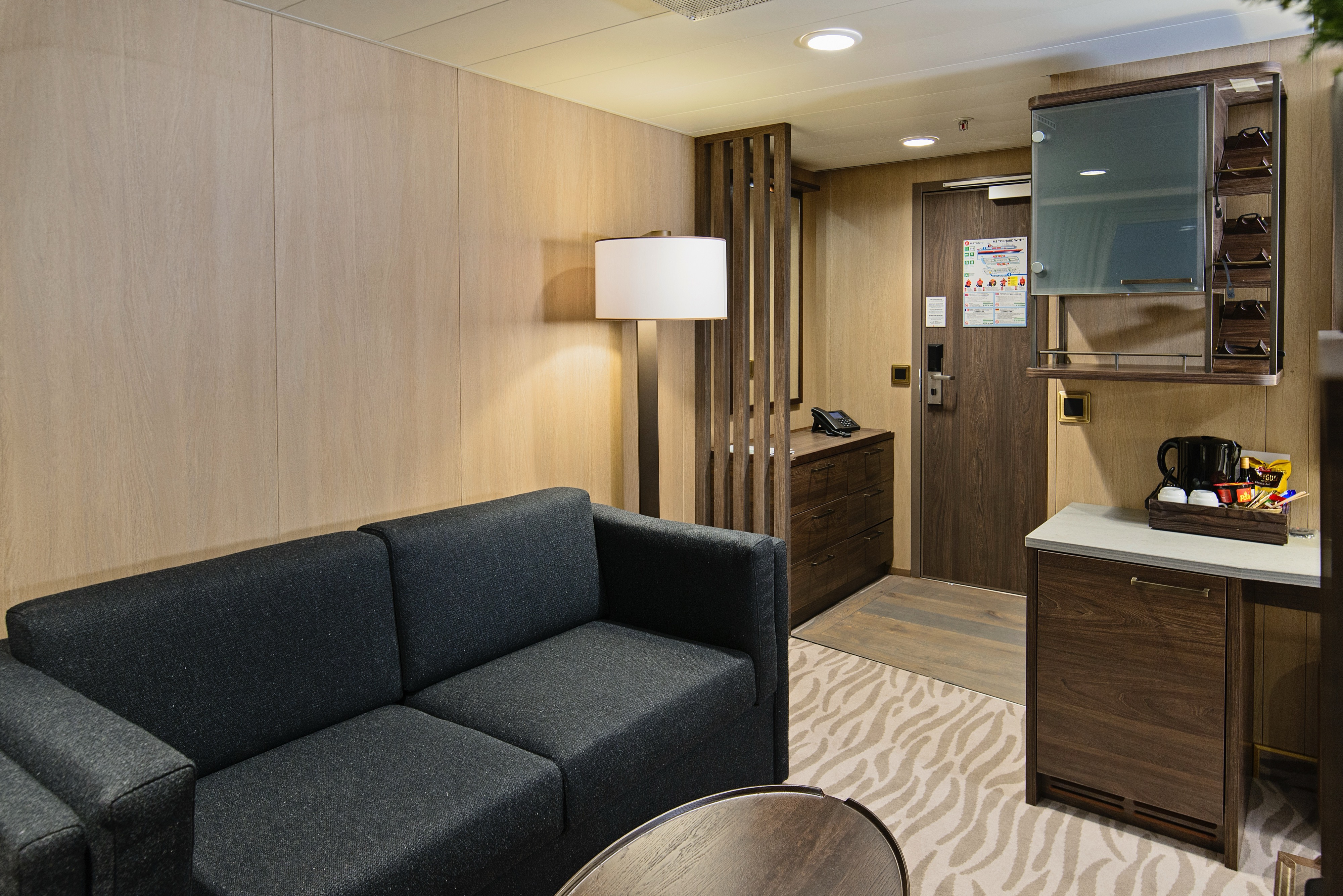 Expedition Suite | Mini suite on upper or promenade deck