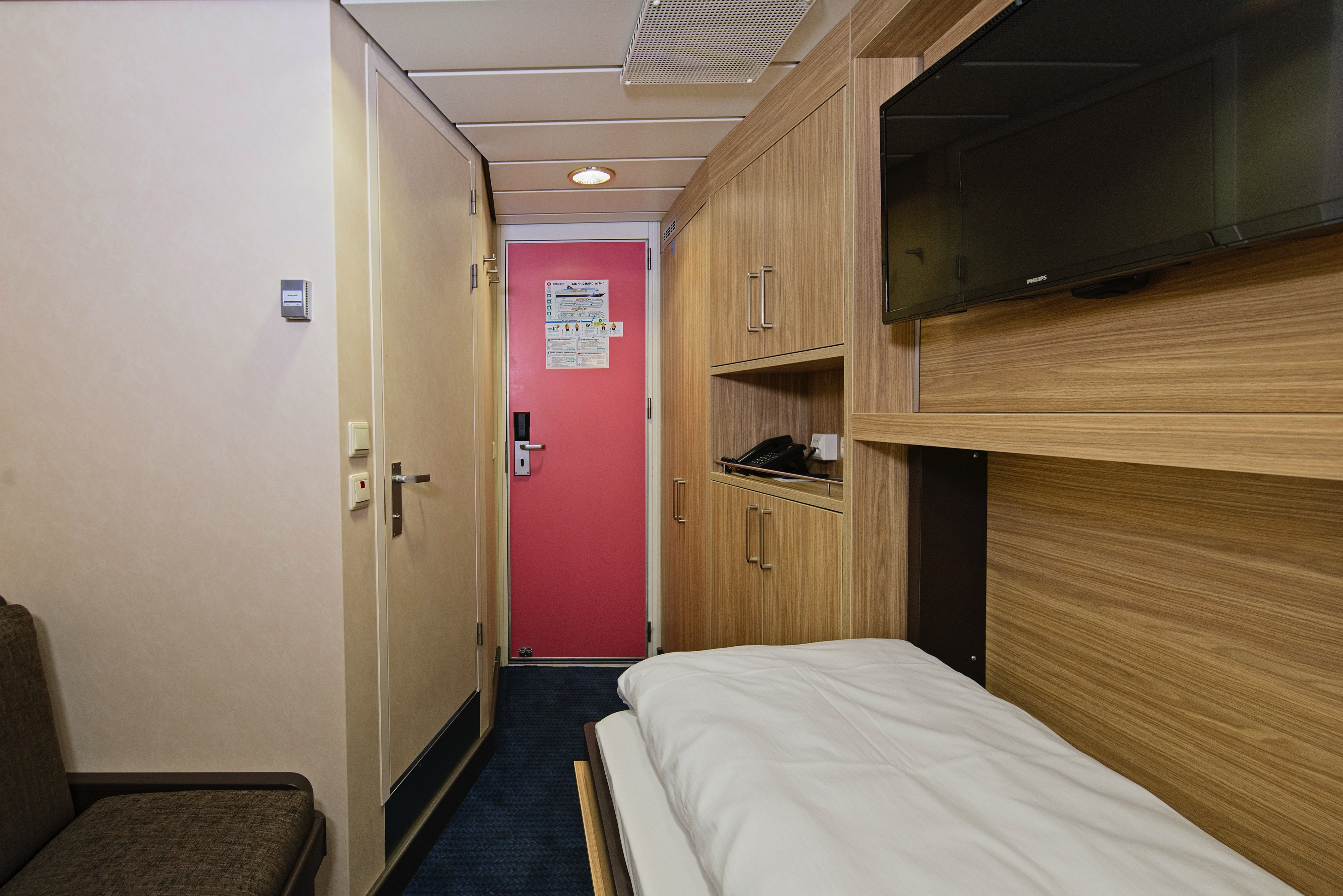 Polar Inside | Twin on lower or middle deck