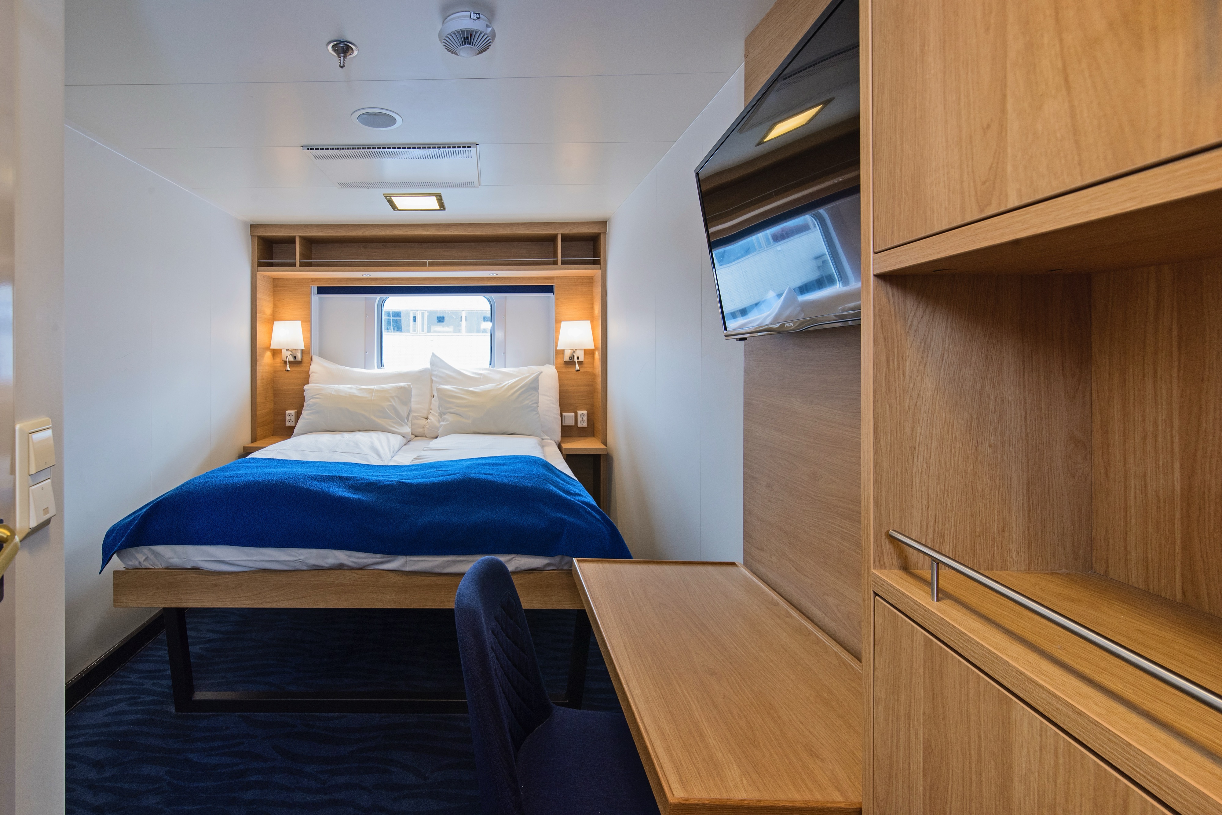 Arctic Superior | Double on promenade deck with window