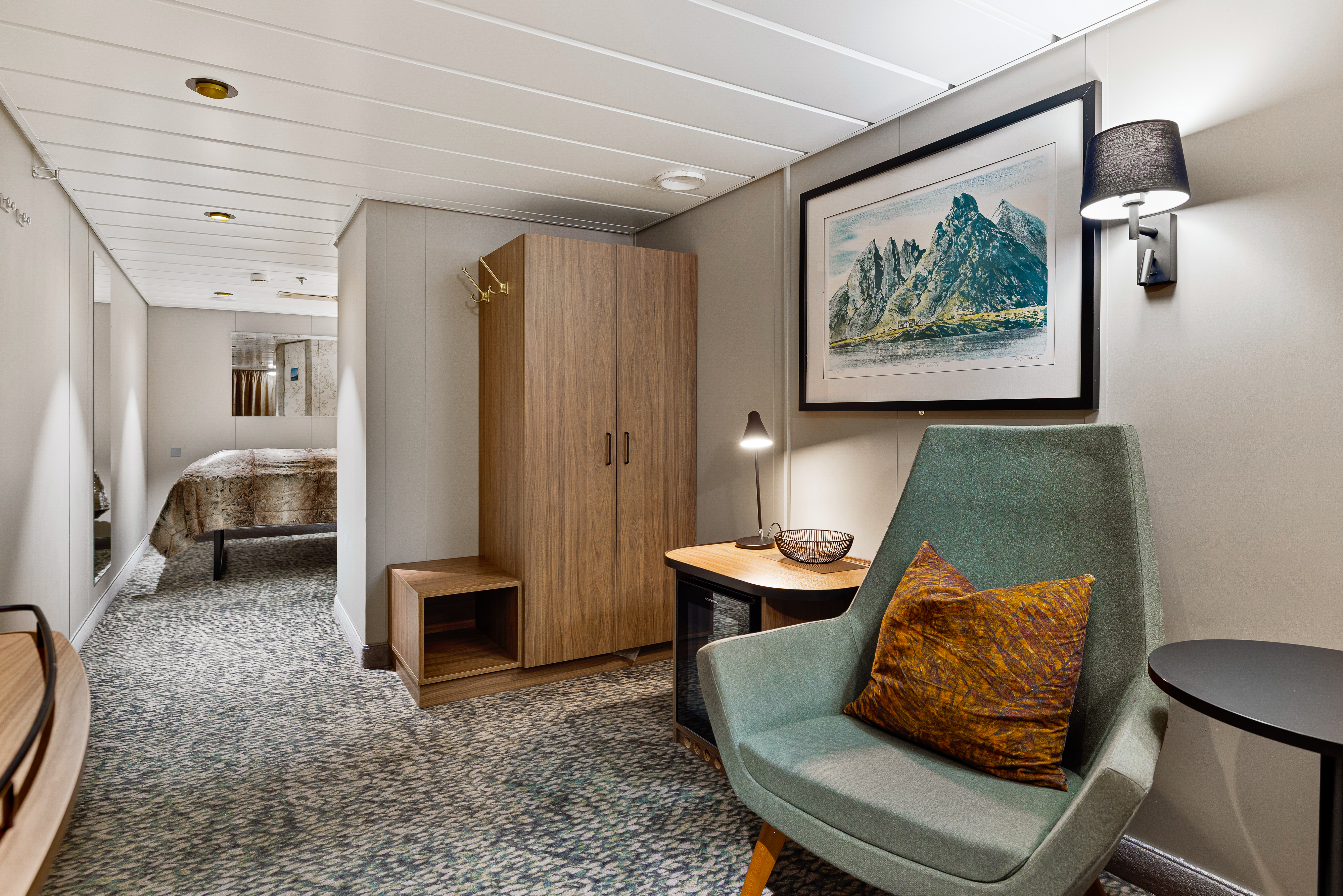 Expedition Suite | Mini suite on upper deck