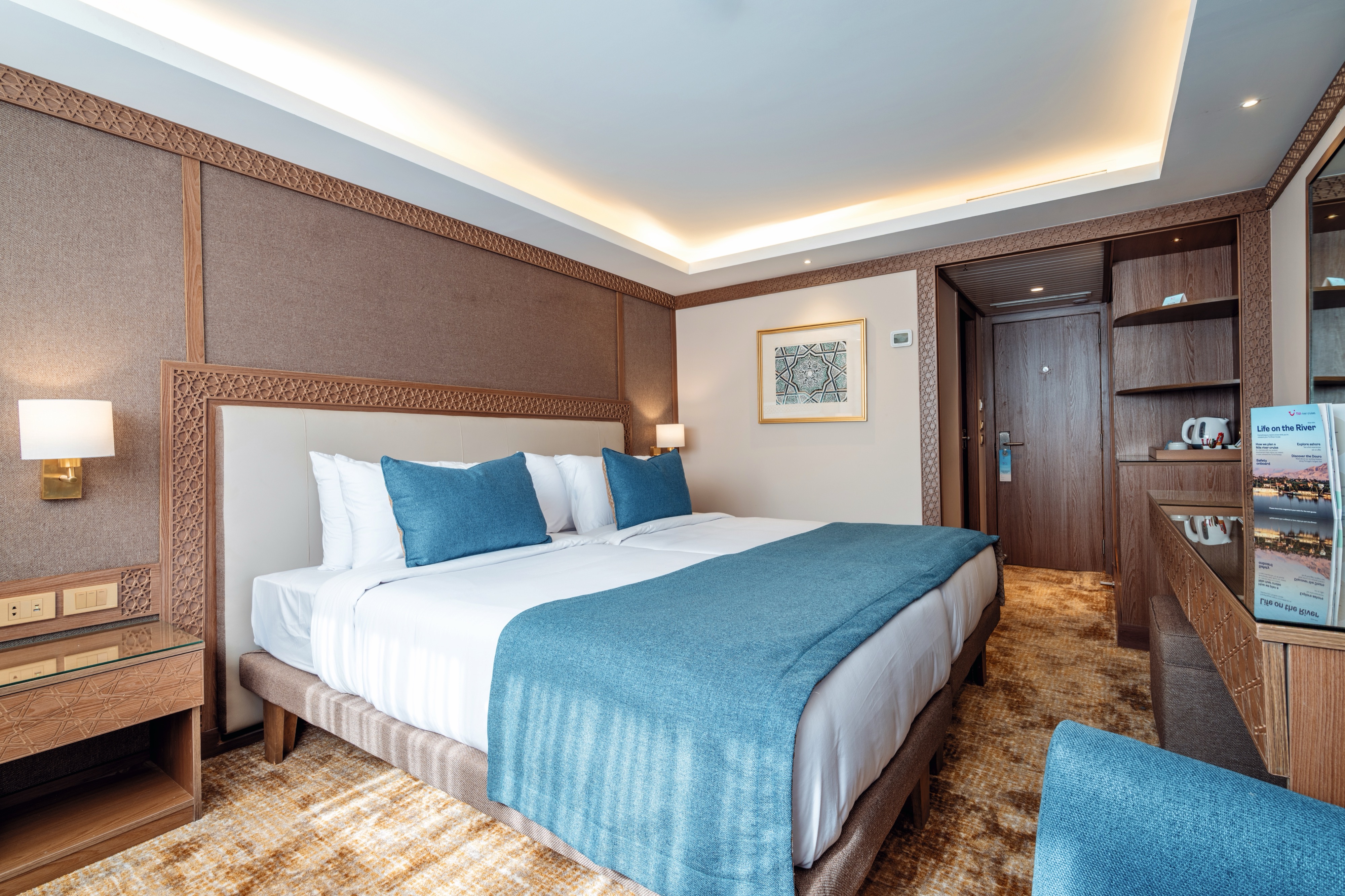 TUI River Cruises TUI Bahareya Deck 4 Superior French Balcony Cabin 3 ©TUI River Cruises.jpg