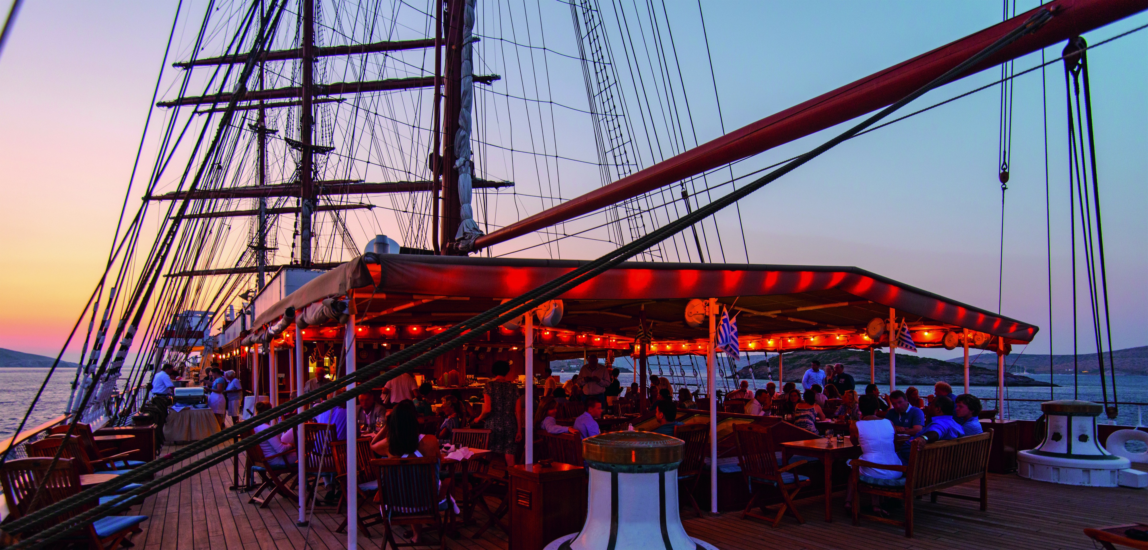 Lido Deck & Bar