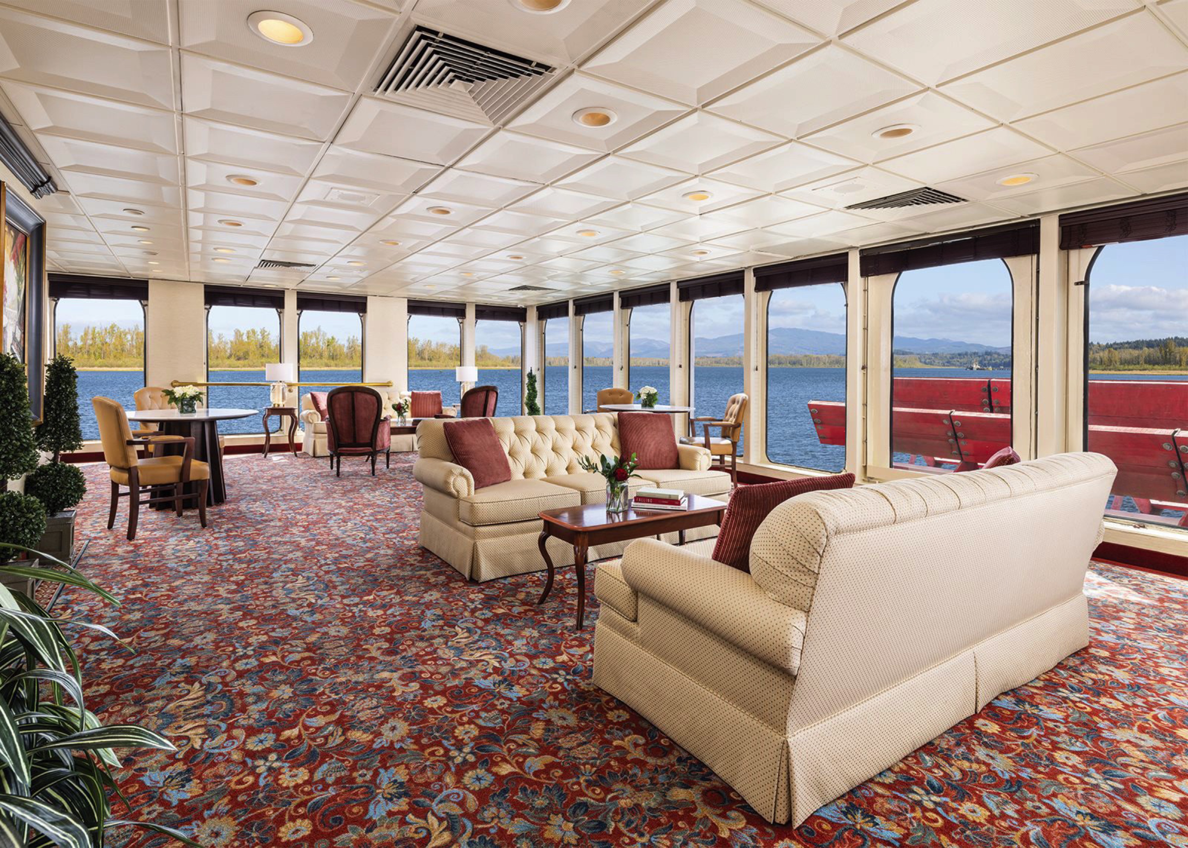 Paddlewheel Lounge