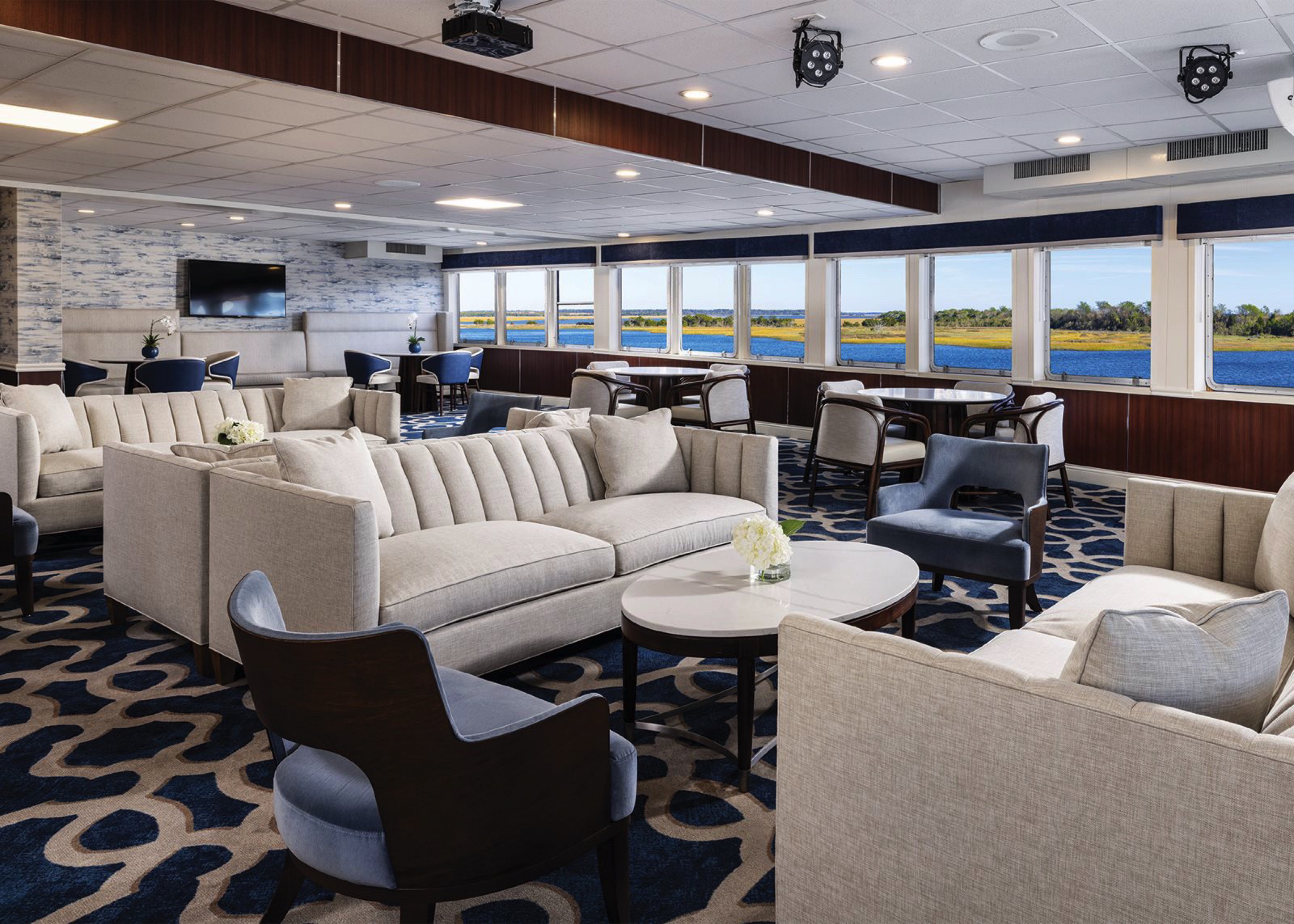 Chesapeake Lounge