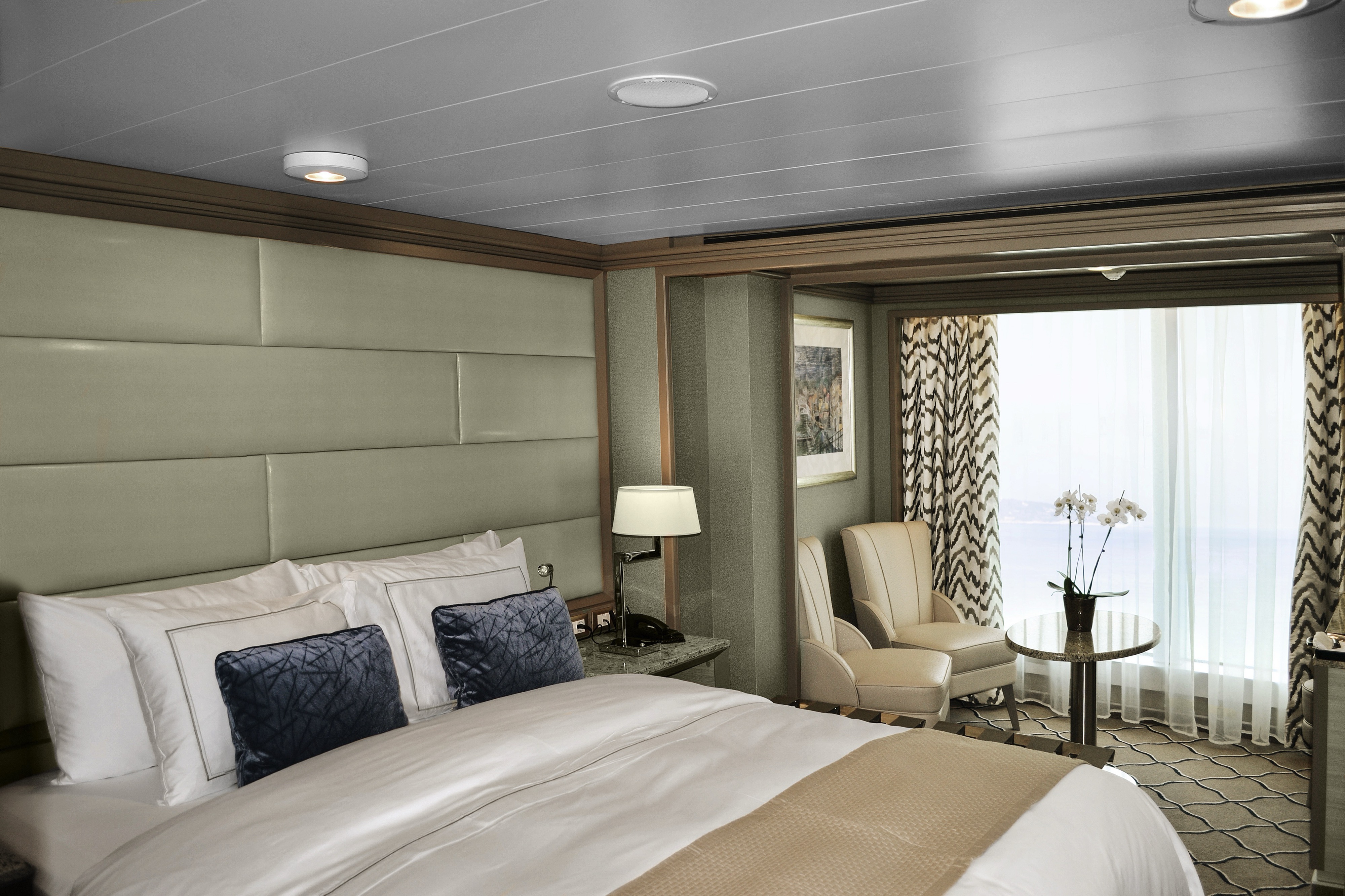Silversea SM Panorama Suite ©Silversea Cruises Ltd..jpg