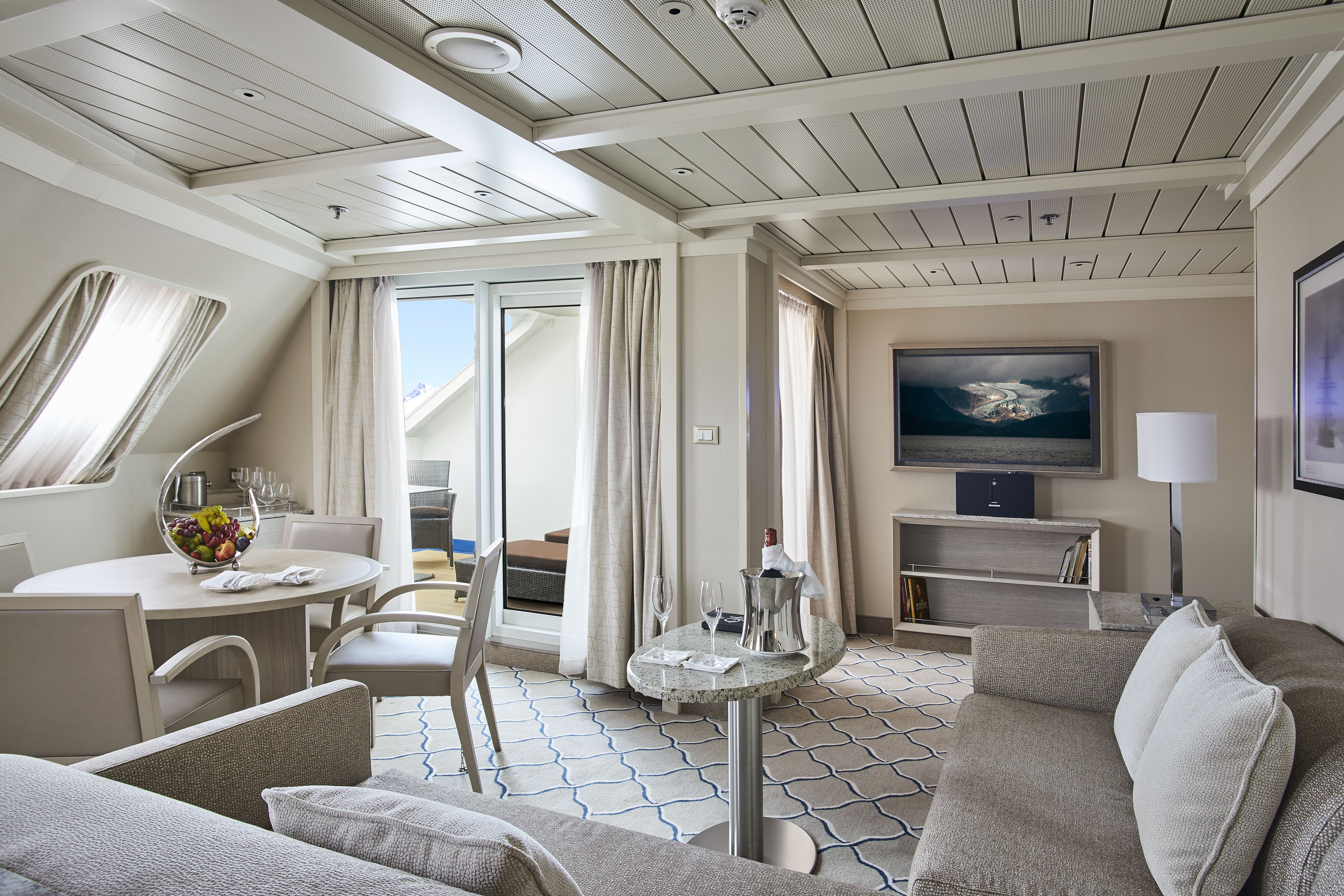 Silversea Cruises Silver Cloud Royal Suites 1 ©Silversea Cruises Ltd.jpg
