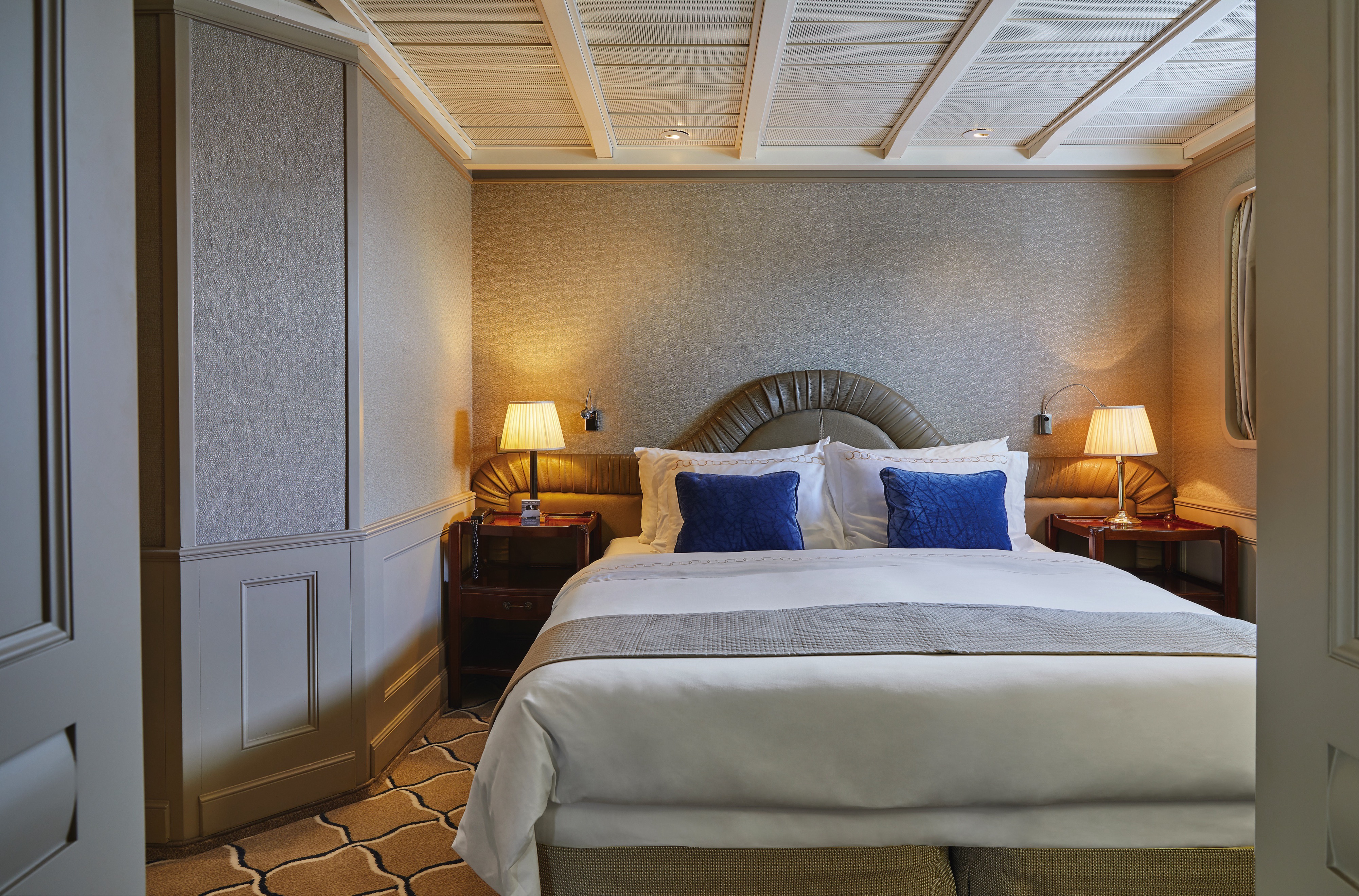 Silversea Cruises Silver Wind Royal Suite Bedroom ©Silversea Cruises Ltd.jpg