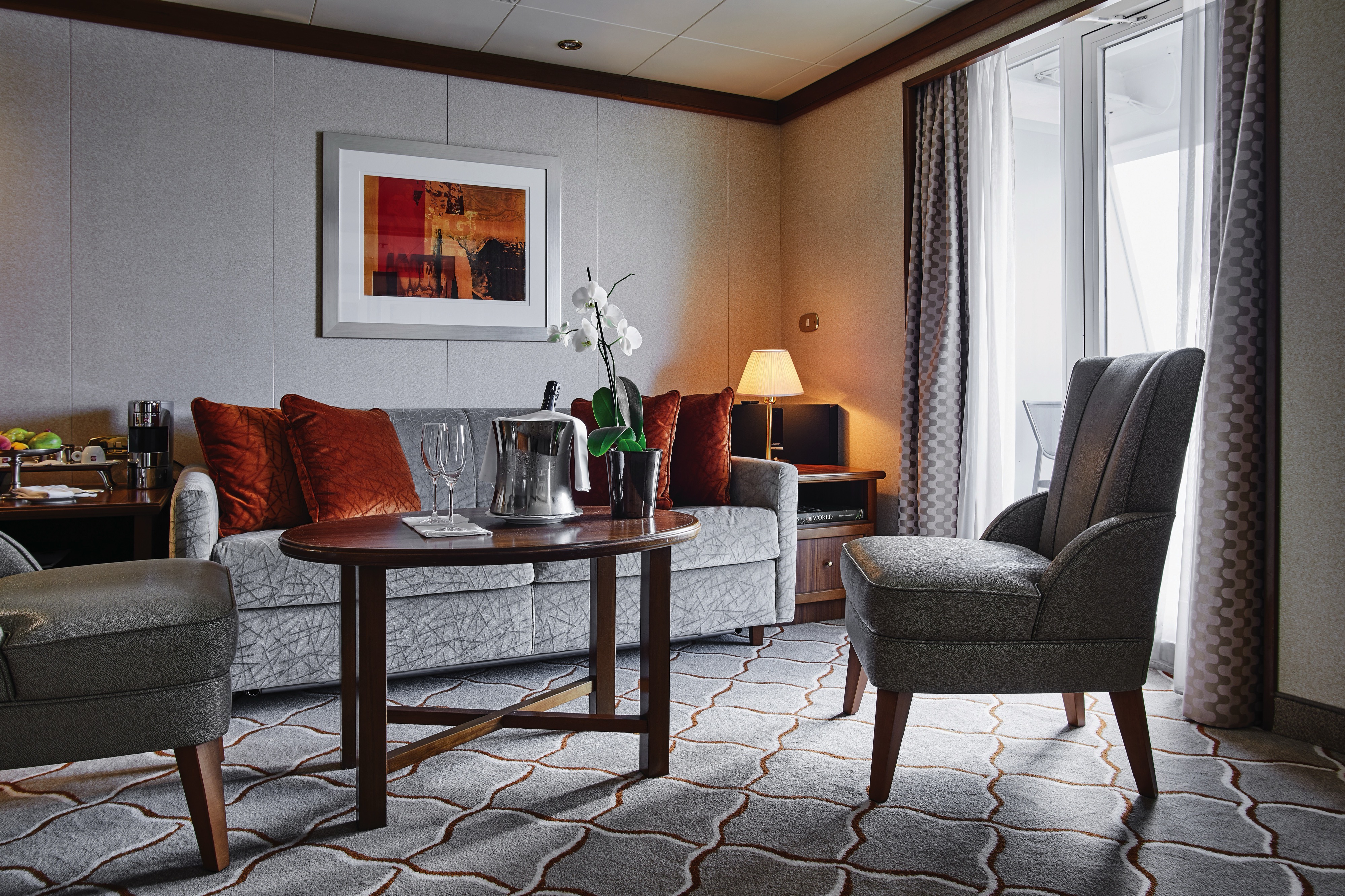 Silversea Cruises Silver Wind Medallion Suite Living Room ©Silversea Cruises Ltd.jpg