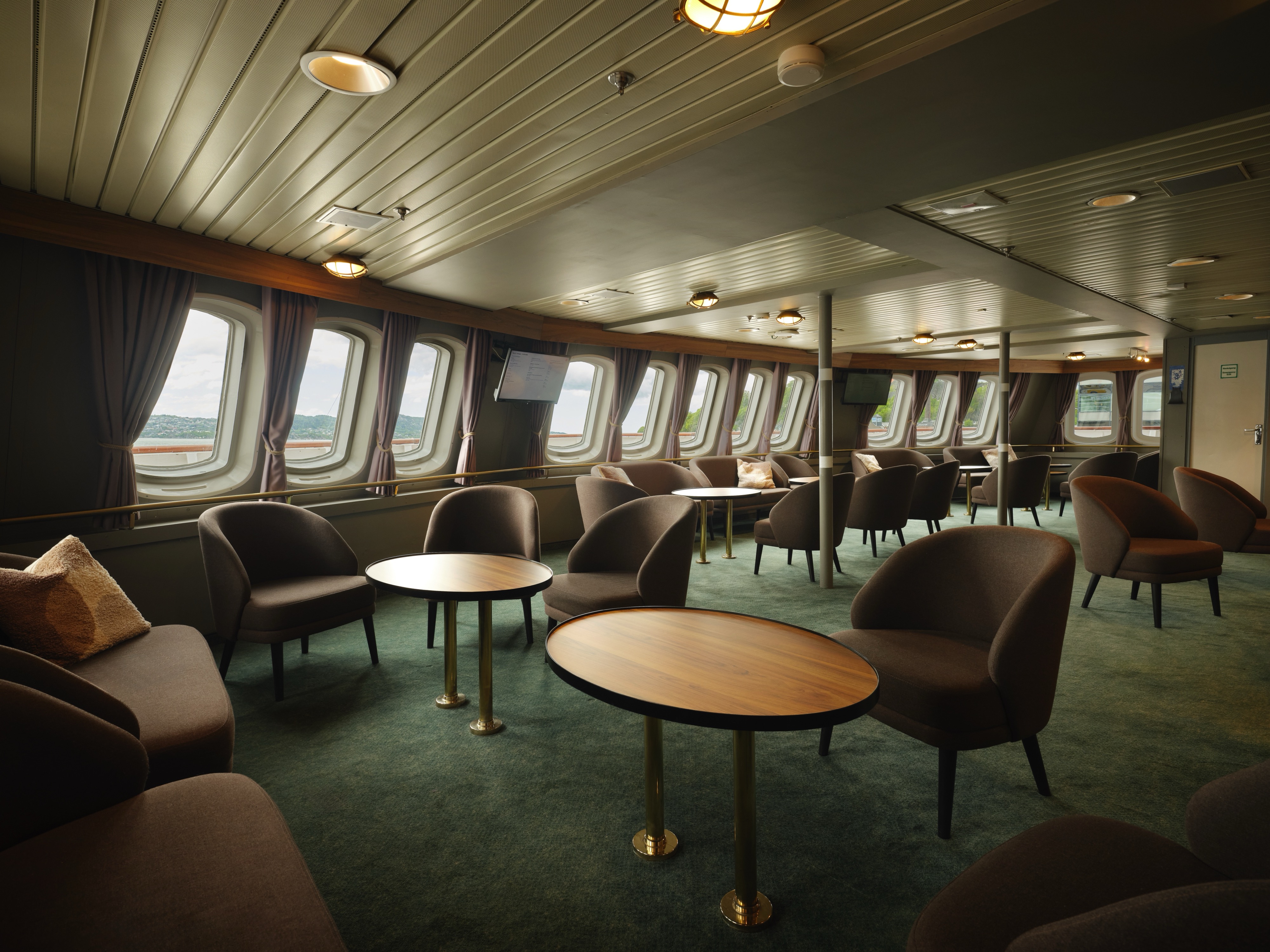 Trollfjord Lounge