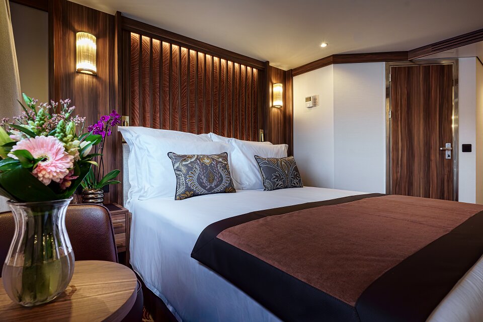 AmaWaterways AmaDouro Category D Stateroom ©AmaWaterways.png