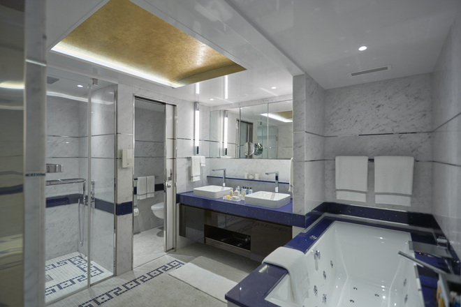 Seven Seas Suite