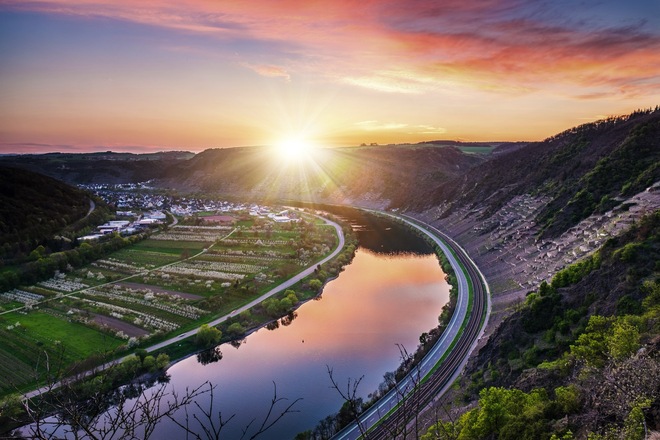 Scenic Rhine, Paris & the Swiss Alps