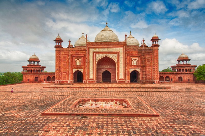 India's Golden Triangle & the Sacred Ganges