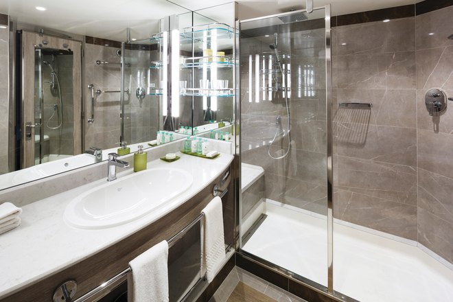 Deluxe Veranda Suite
