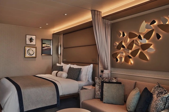 Deluxe Veranda Suite