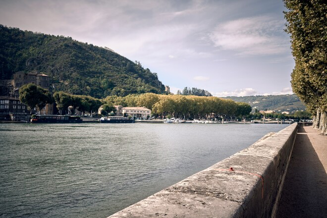 Discover the rivers of France with Paris & Nice