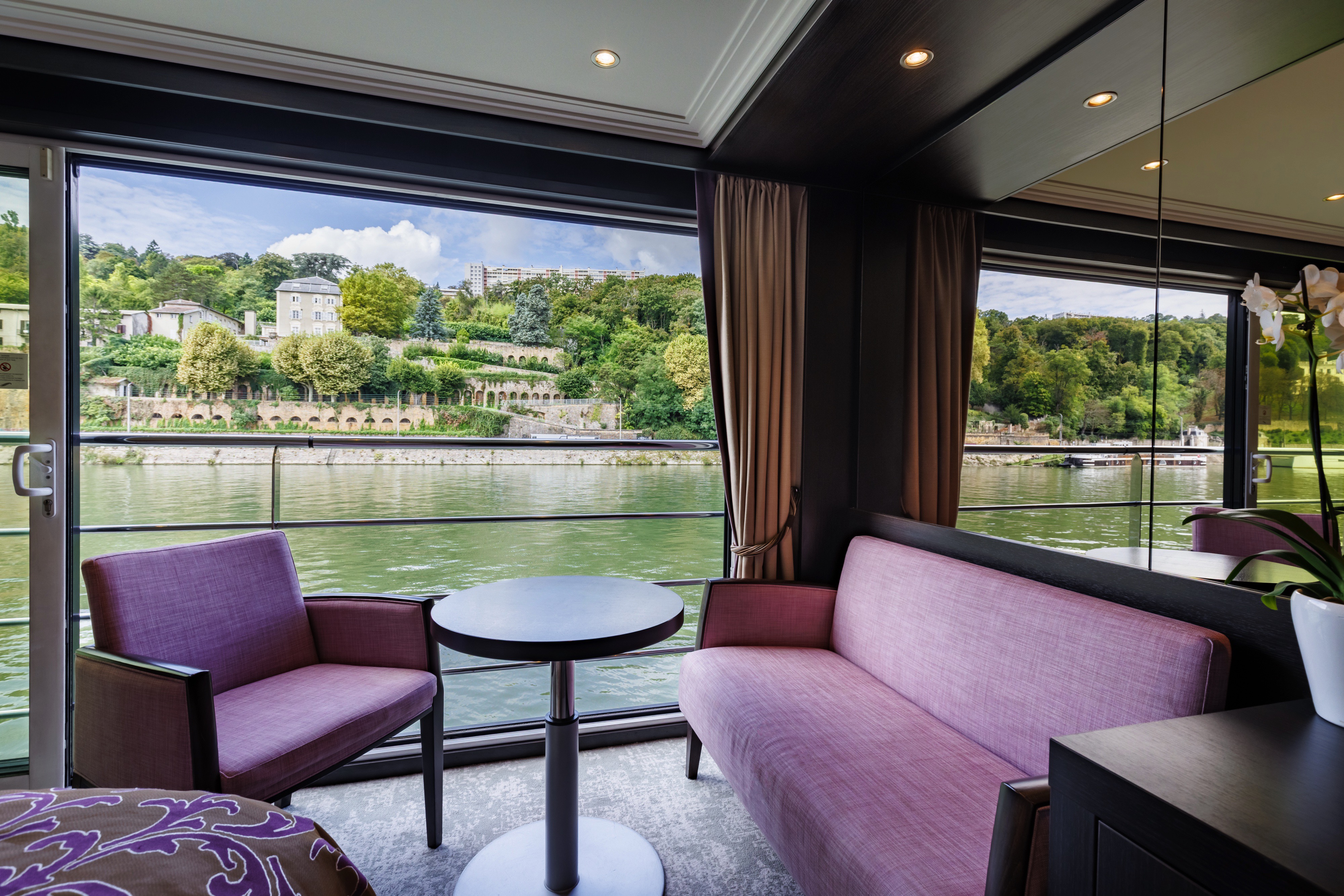 ©Avalon Waterways Avalon Poetry Ii Panorama Suite 1