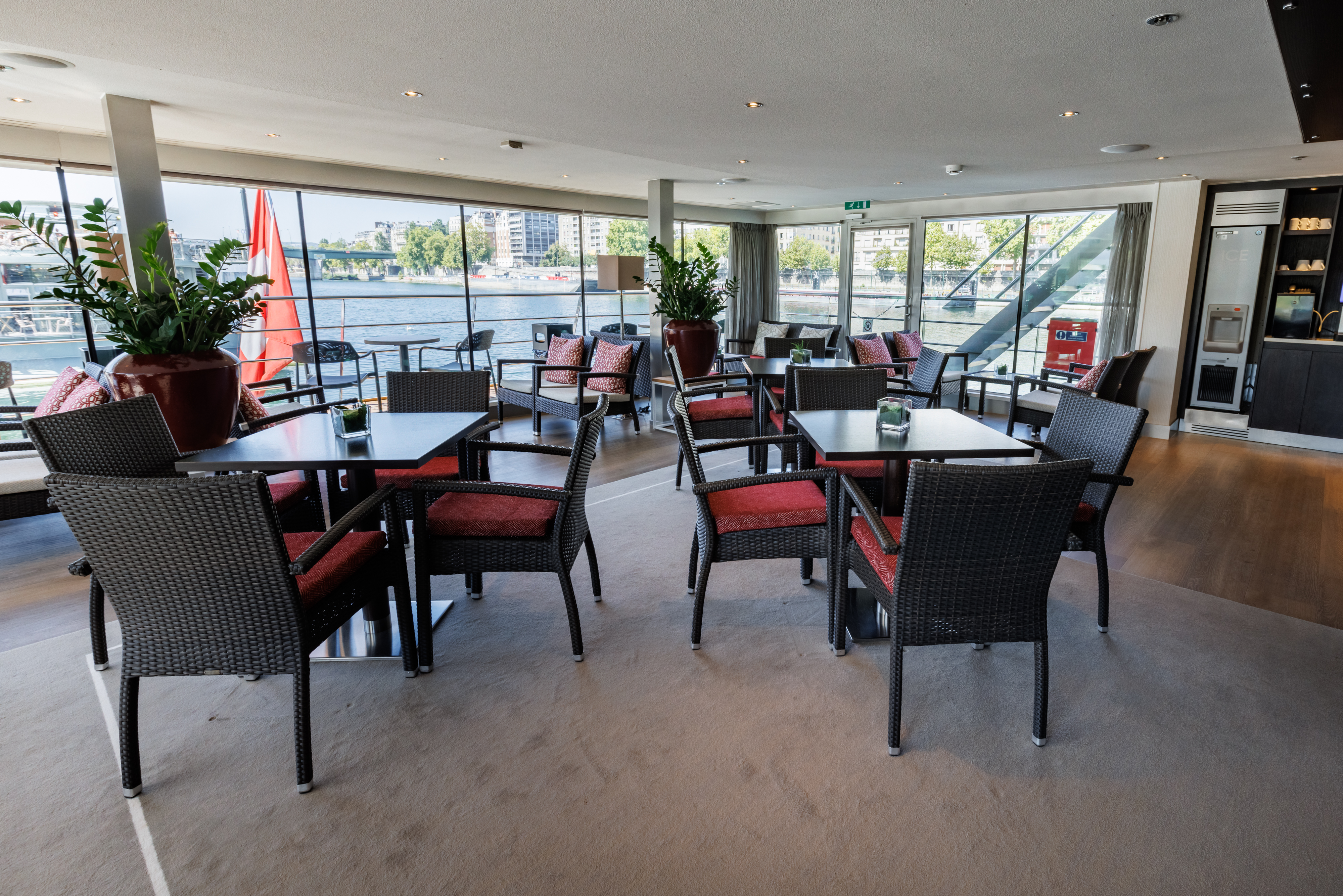 Club Lounge