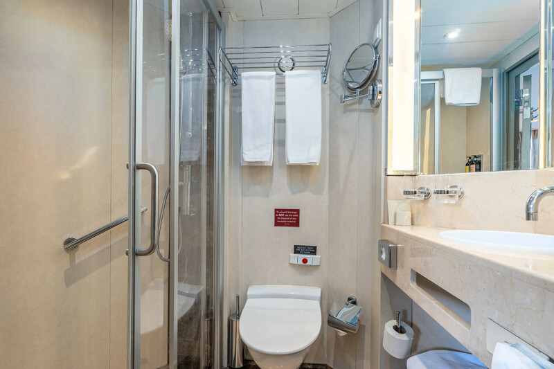 Cat D Staterooms, photo 3