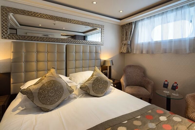 Category E Staterooms, photo 4