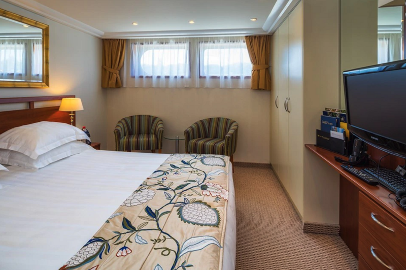 Category E Staterooms, photo 4